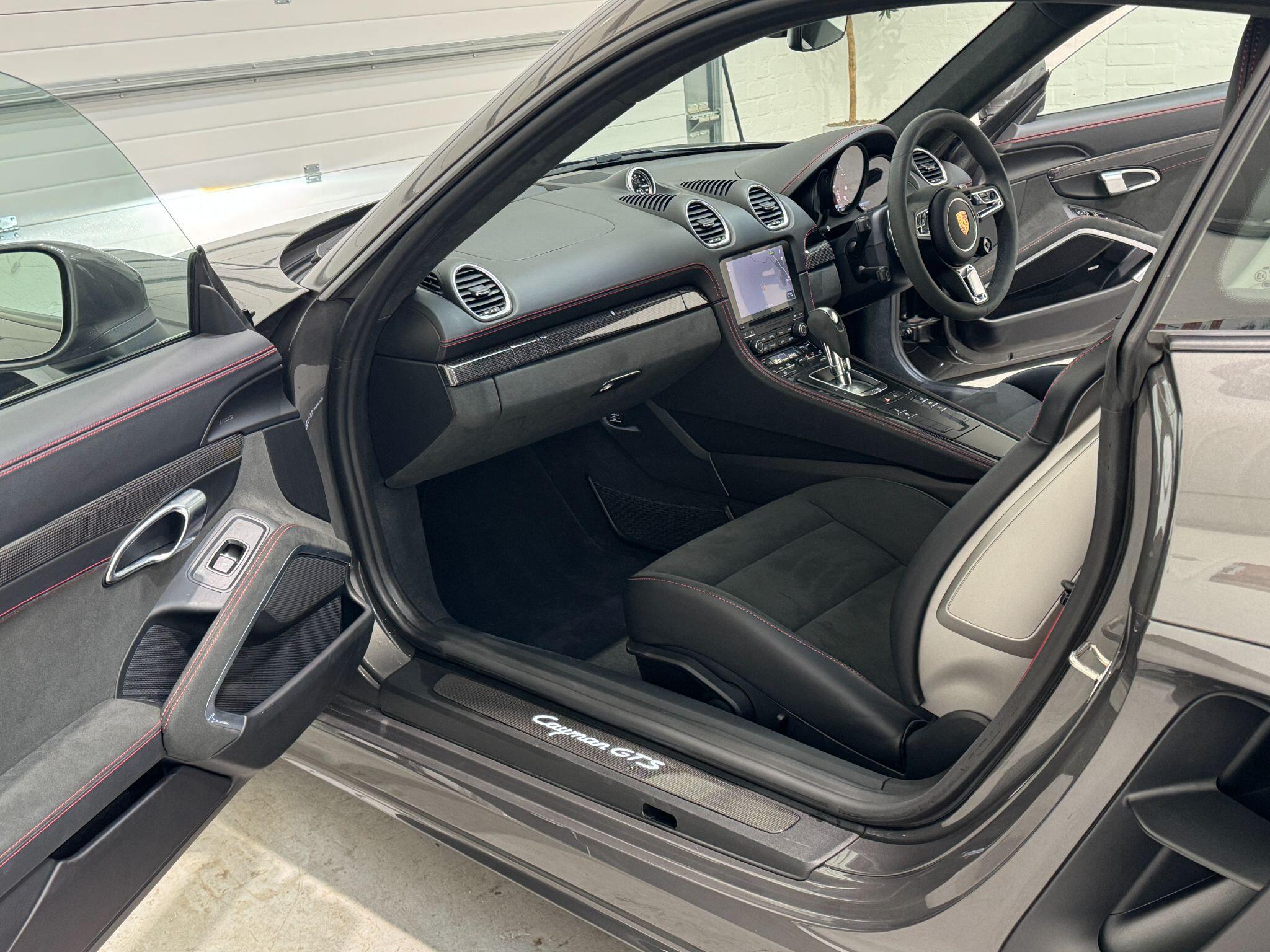 Porsche 718 Cayman - Image 74