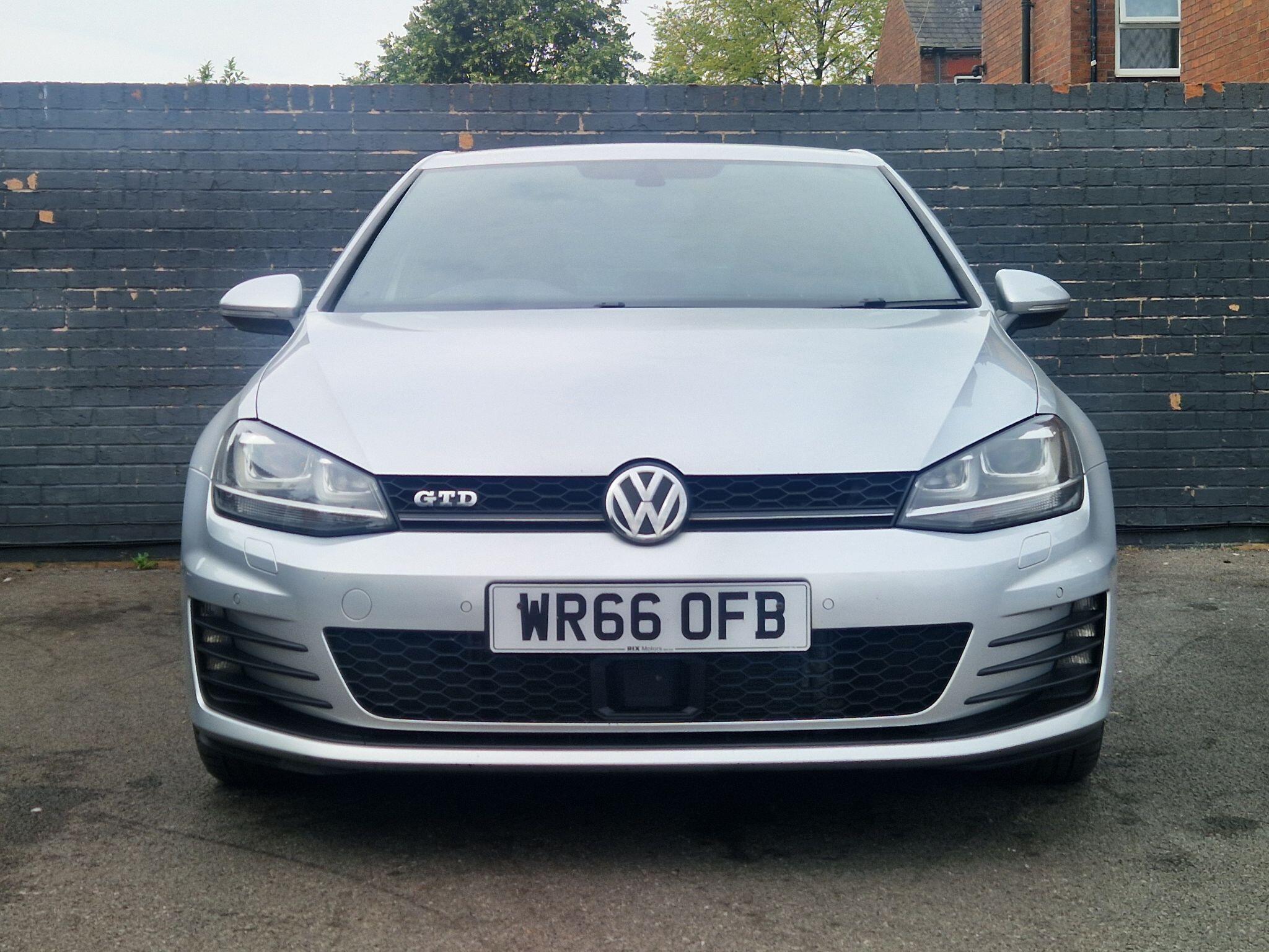 Volkswagen Golf - Image 17