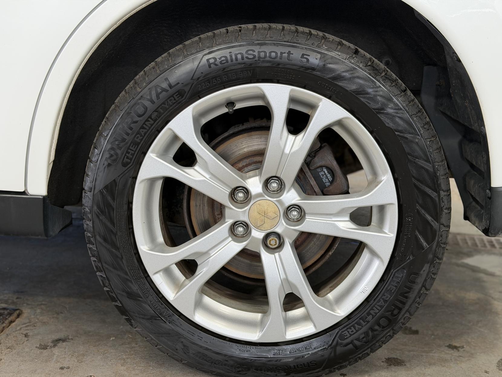 Mitsubishi Outlander - Image 14