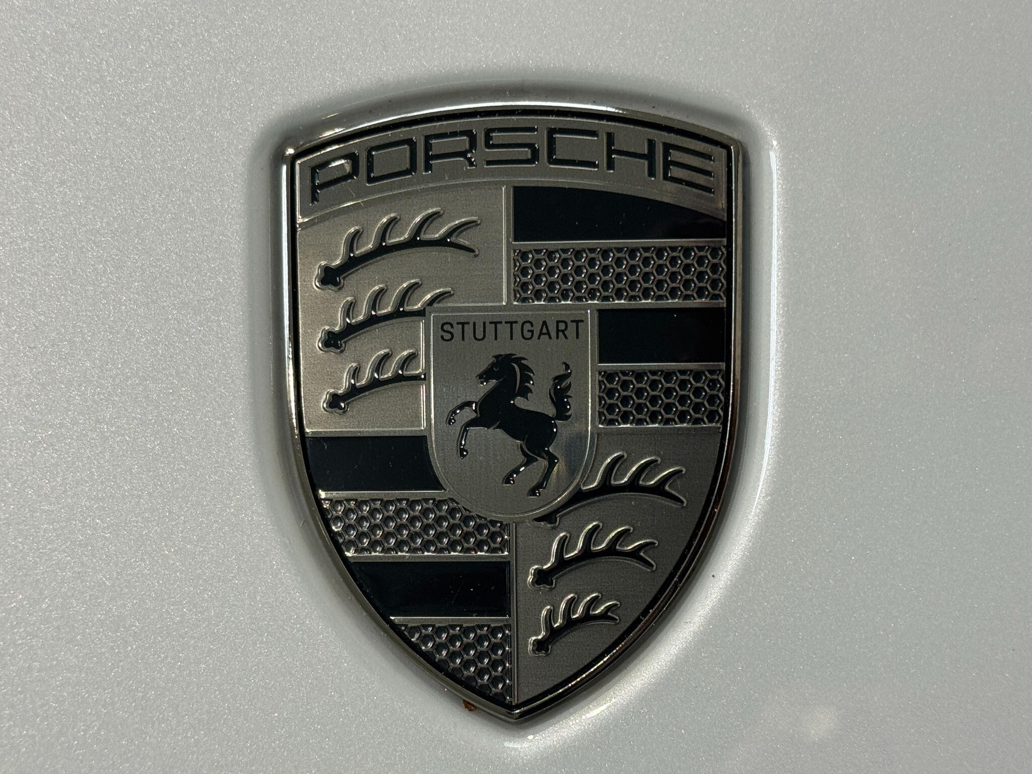 Porsche Taycan - Image 82