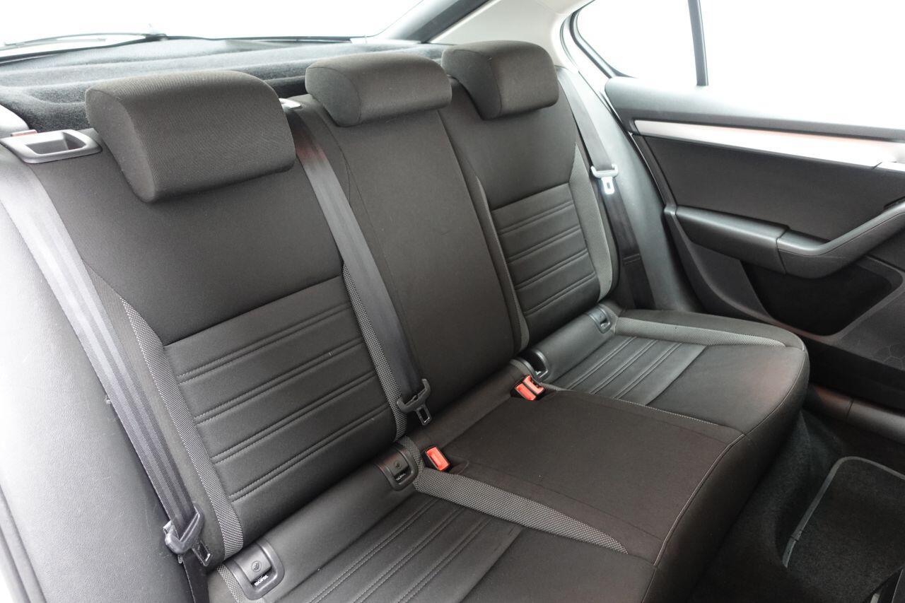 Skoda Octavia - Image 18