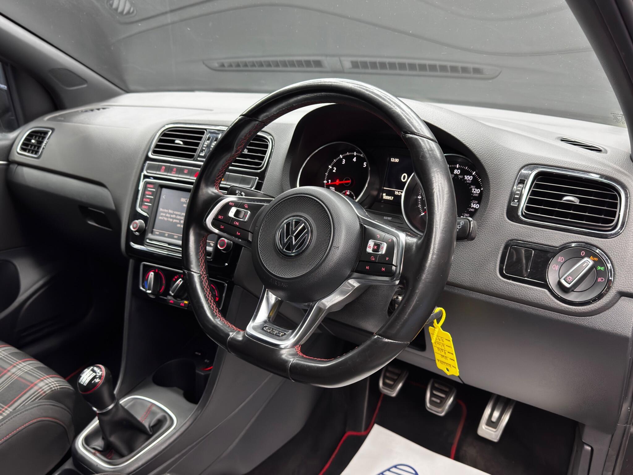 Volkswagen Polo - Image 9