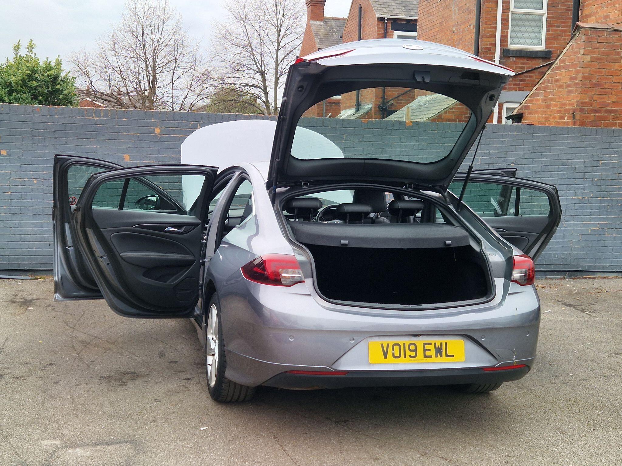 Vauxhall Insignia - Image 19