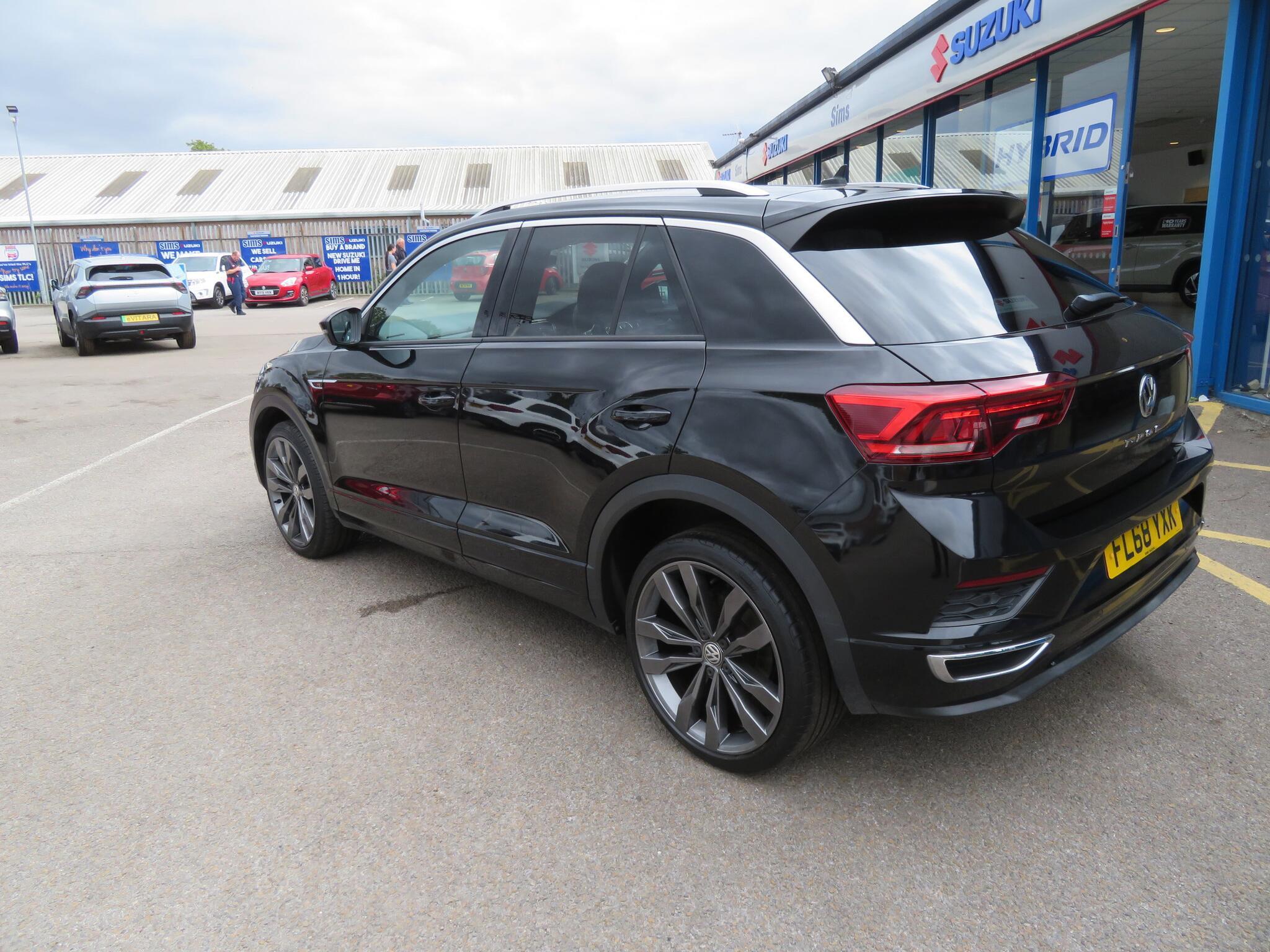 Volkswagen T-Roc - Image 10