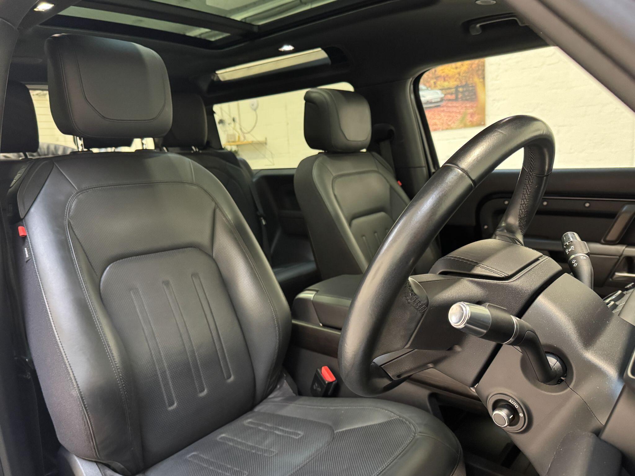 Land Rover Defender 90 - Image 17