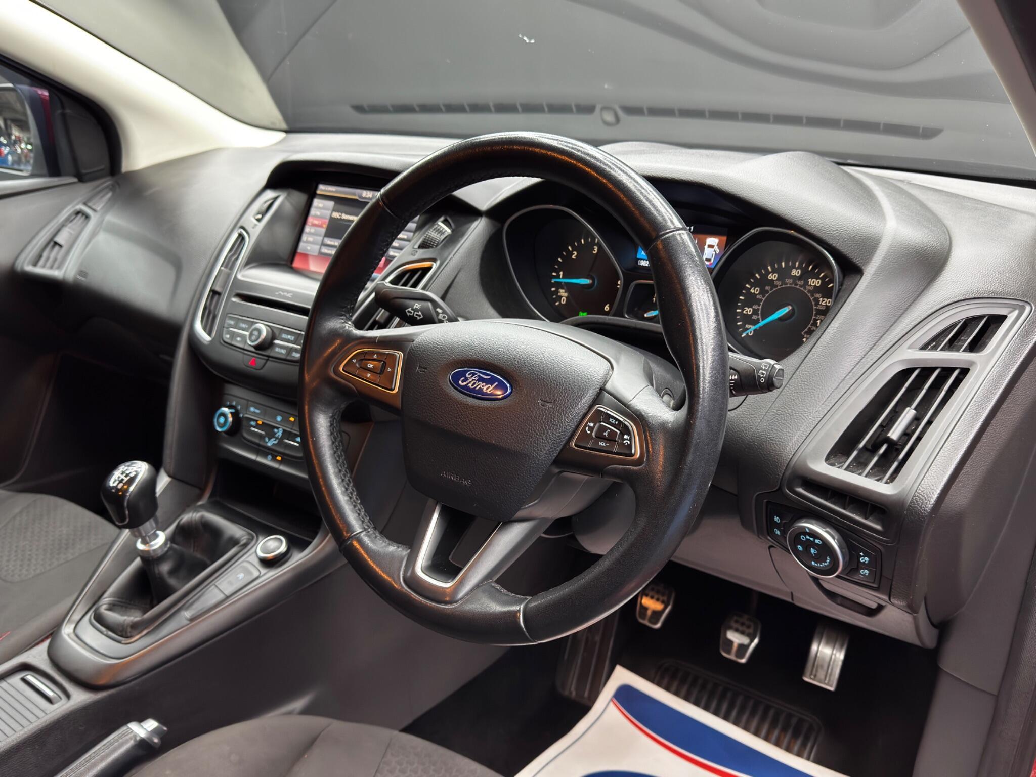 Ford Focus - Image 9