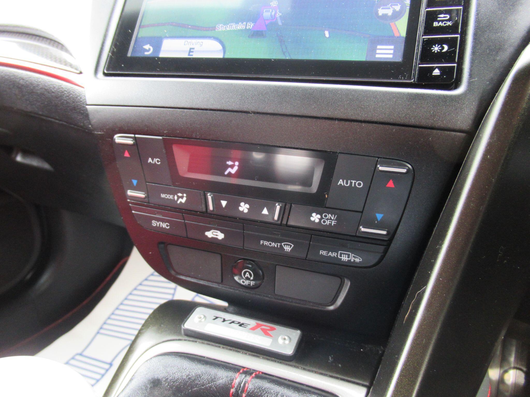 Honda Civic - Image 37