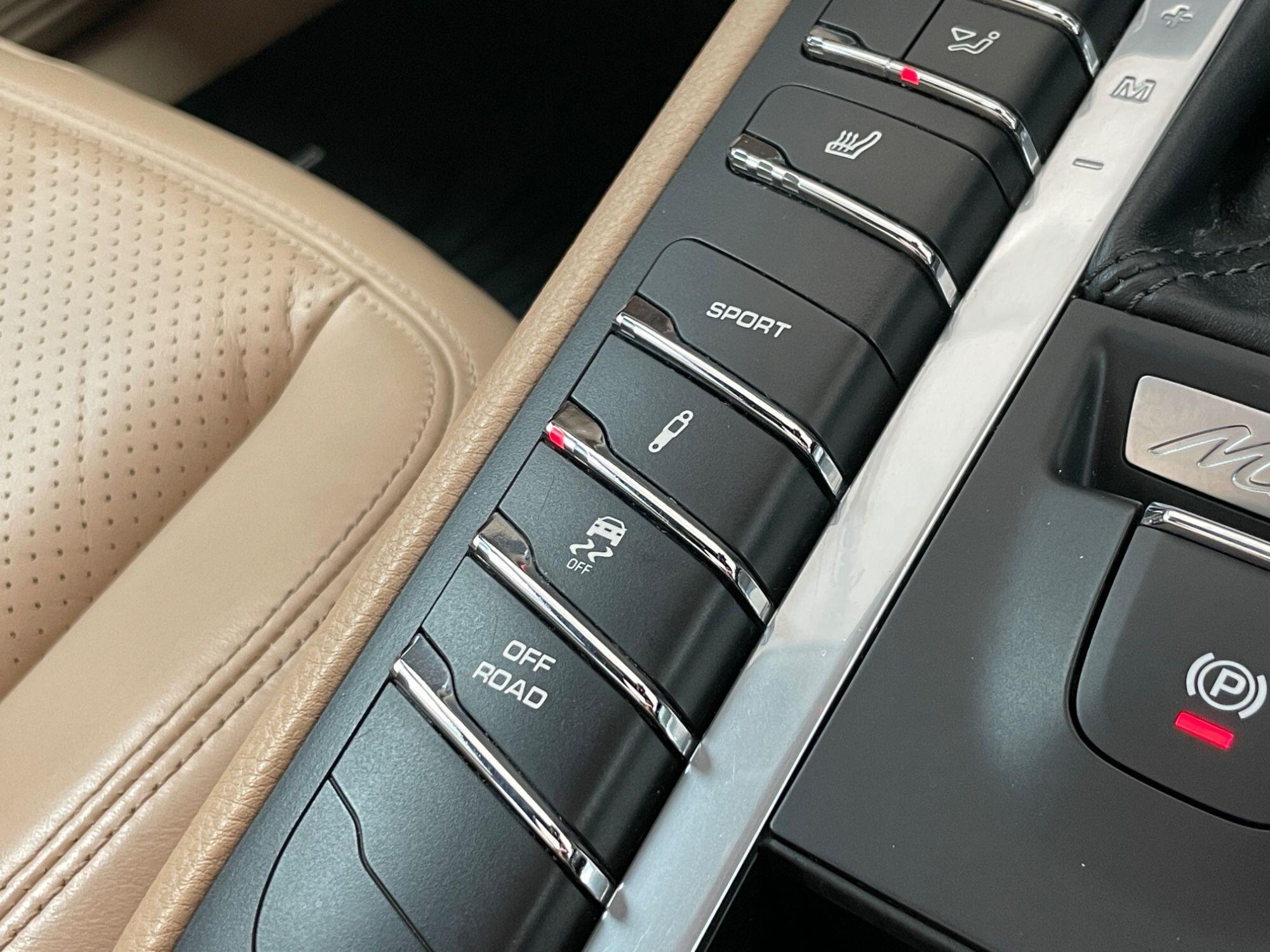 Porsche Macan - Image 50