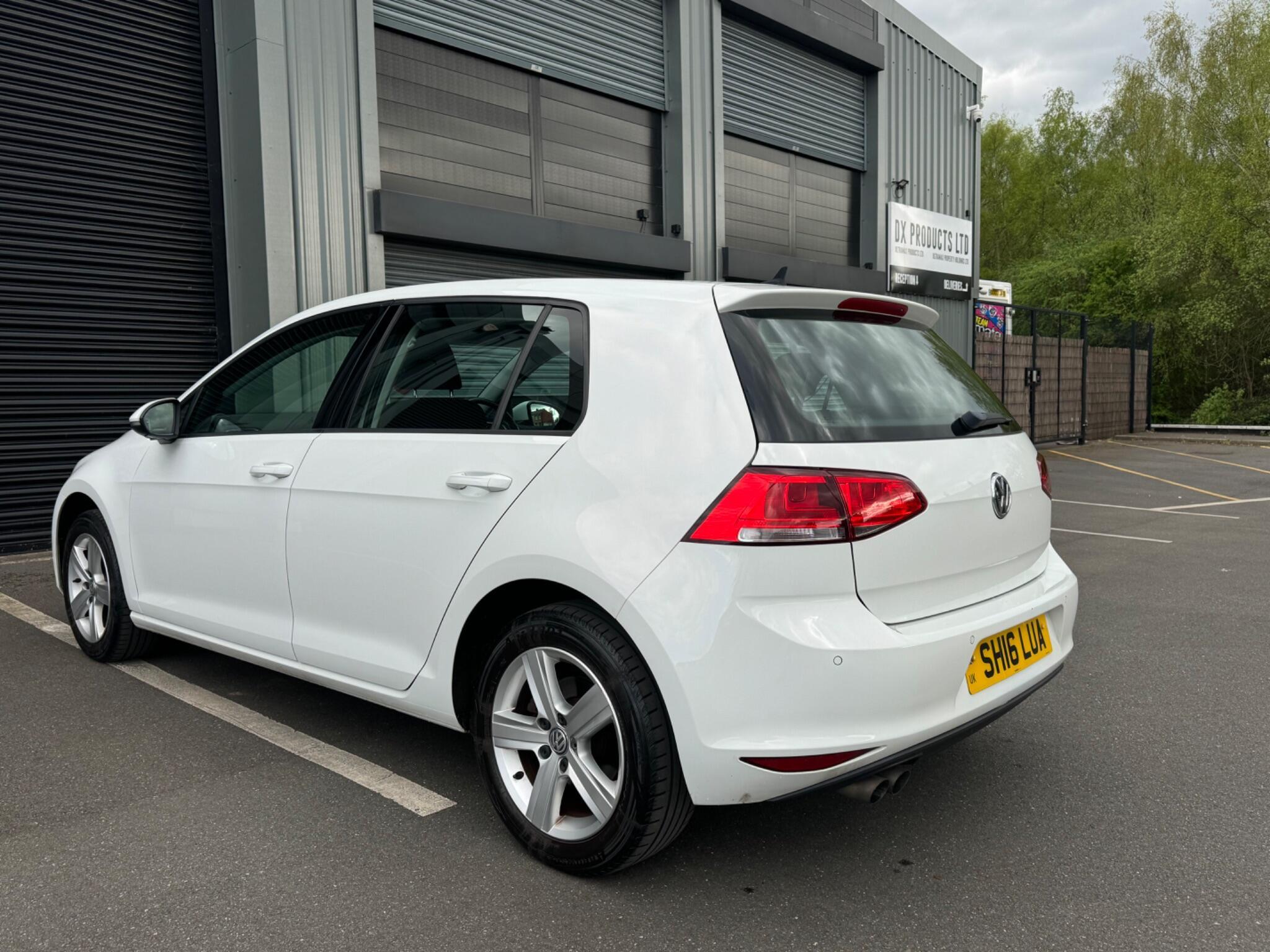 Volkswagen Golf - Image 7