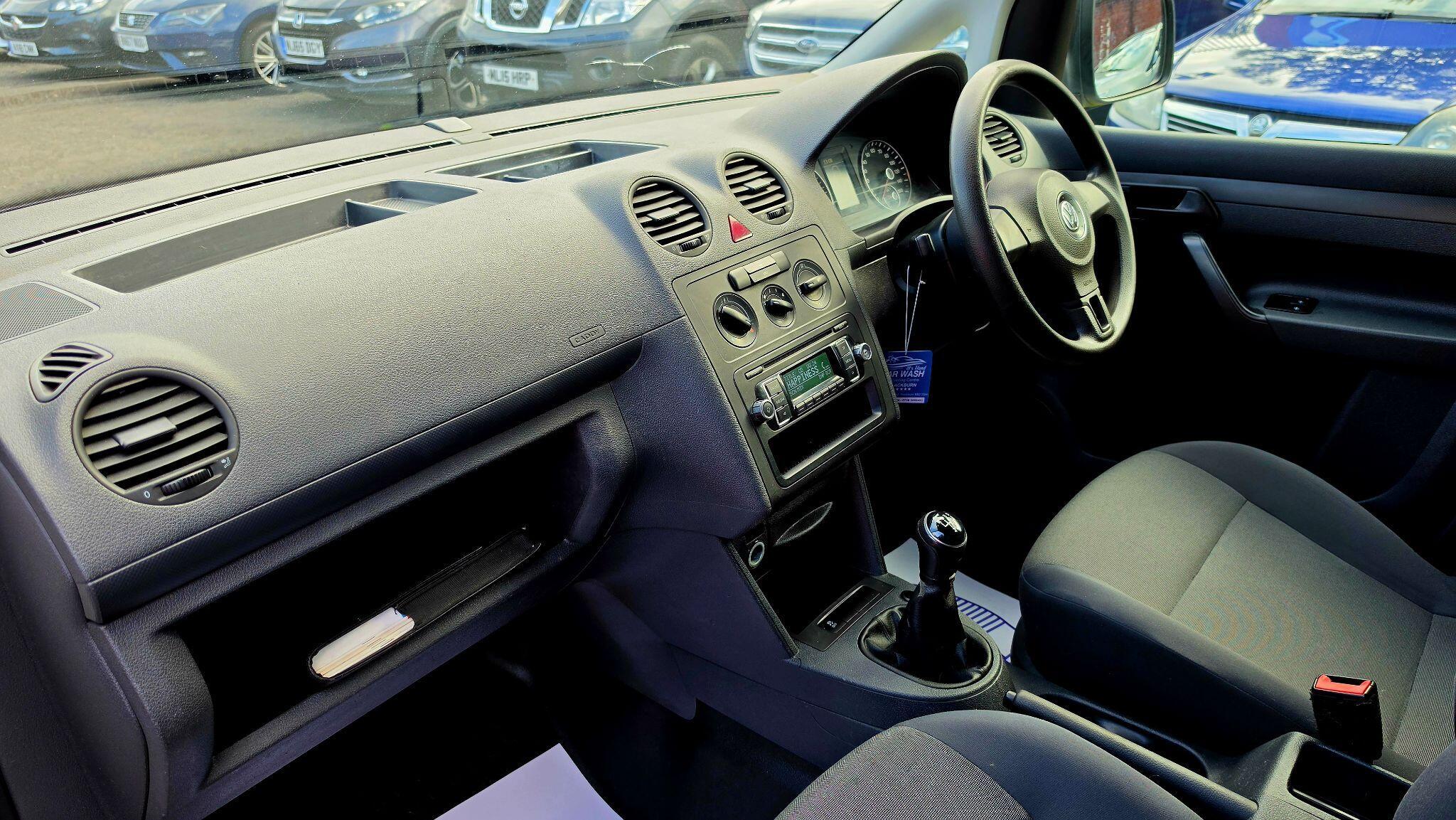Volkswagen Caddy - Image 13