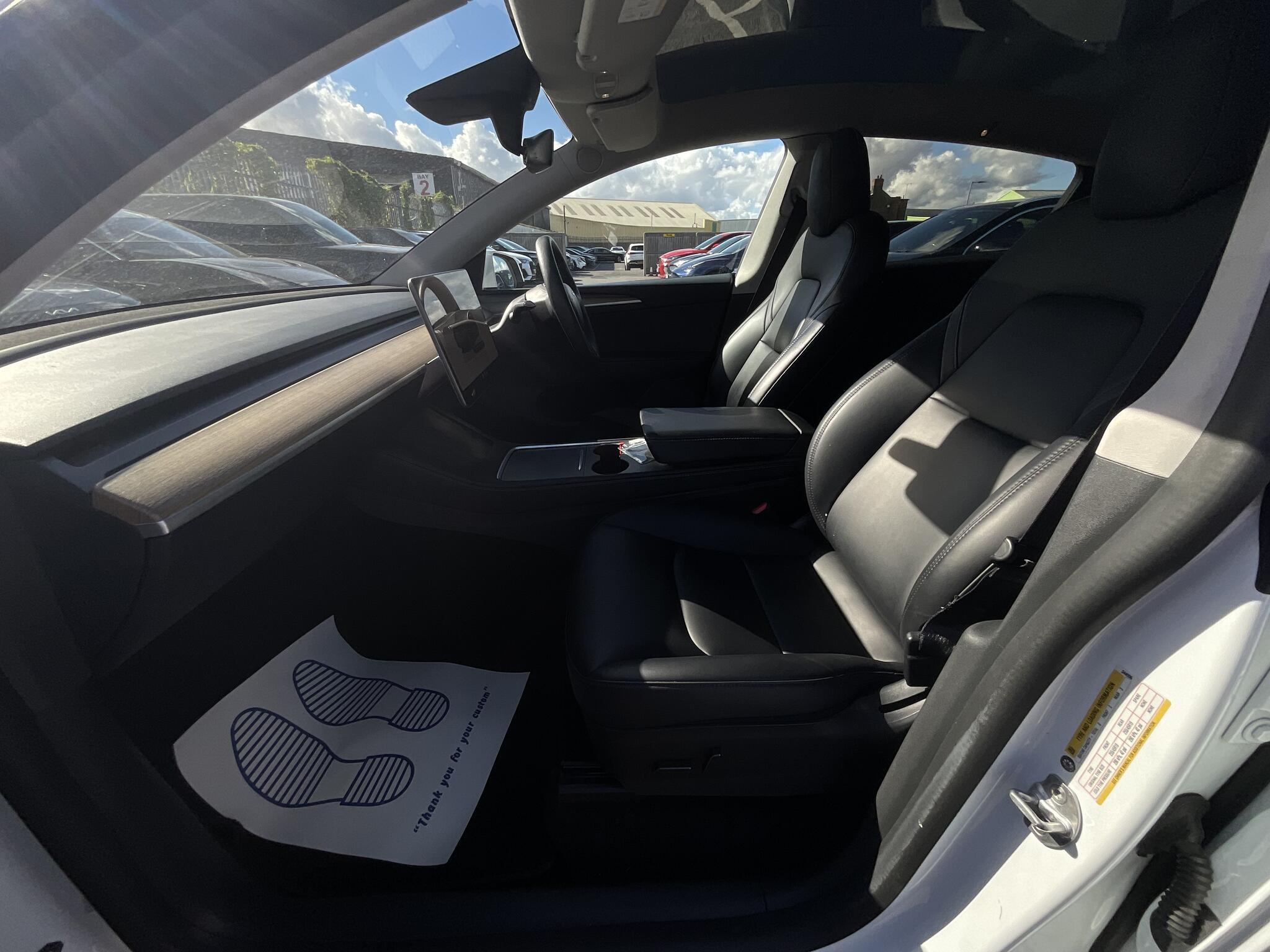Tesla Model Y - Image 18