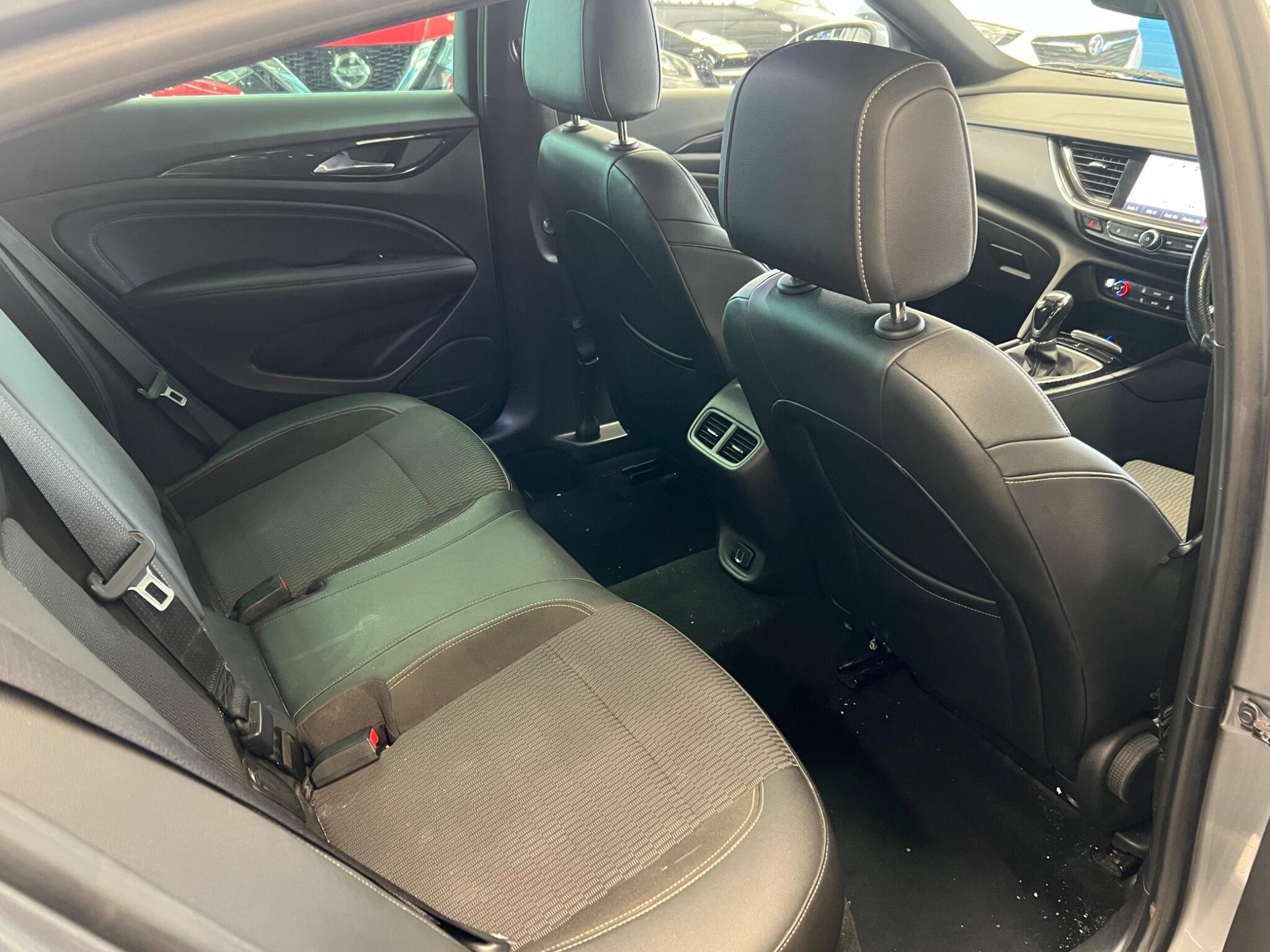 Vauxhall Insignia - Image 20