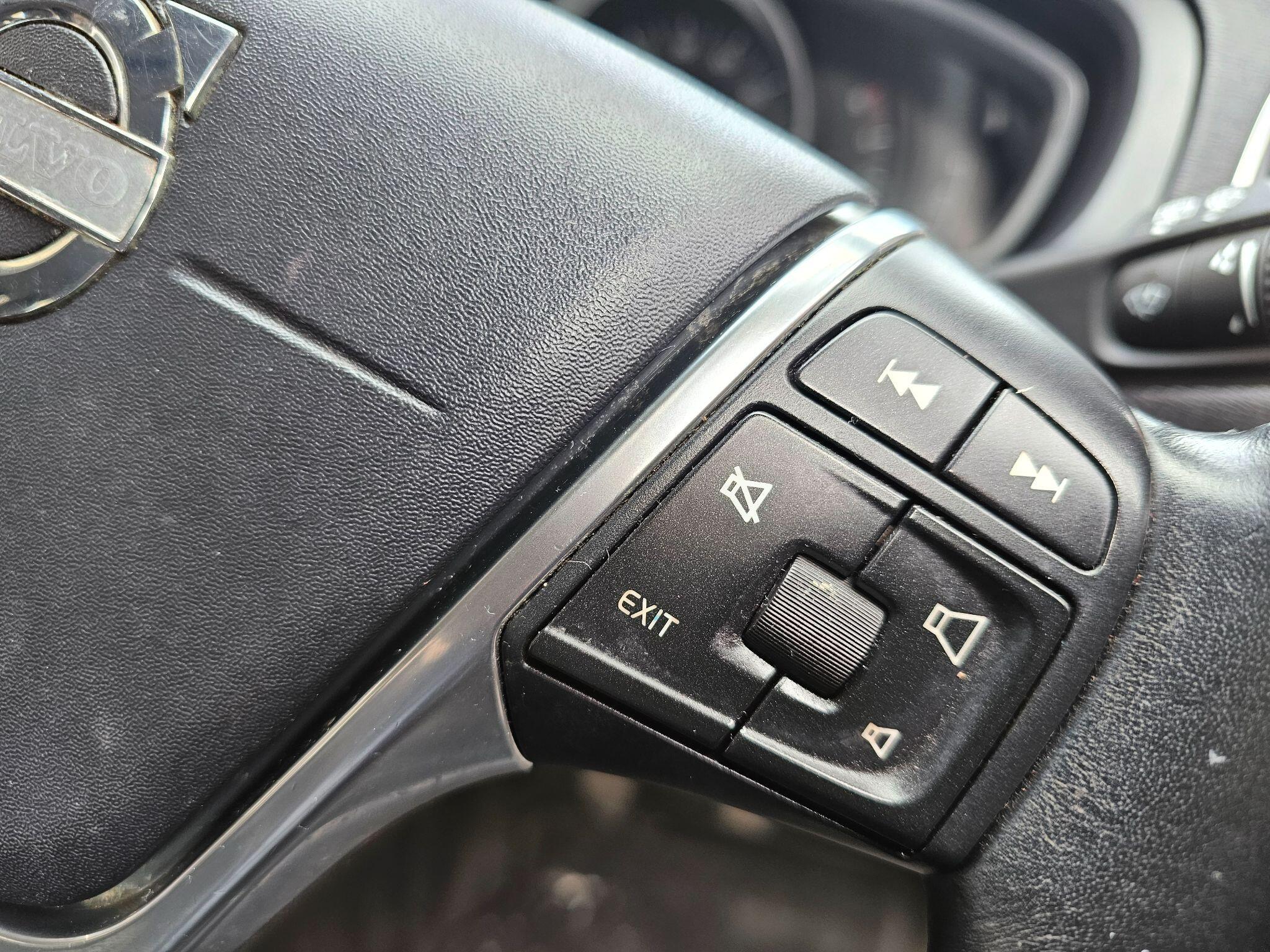 Volvo V40 CROSS COUNTRY - Image 17