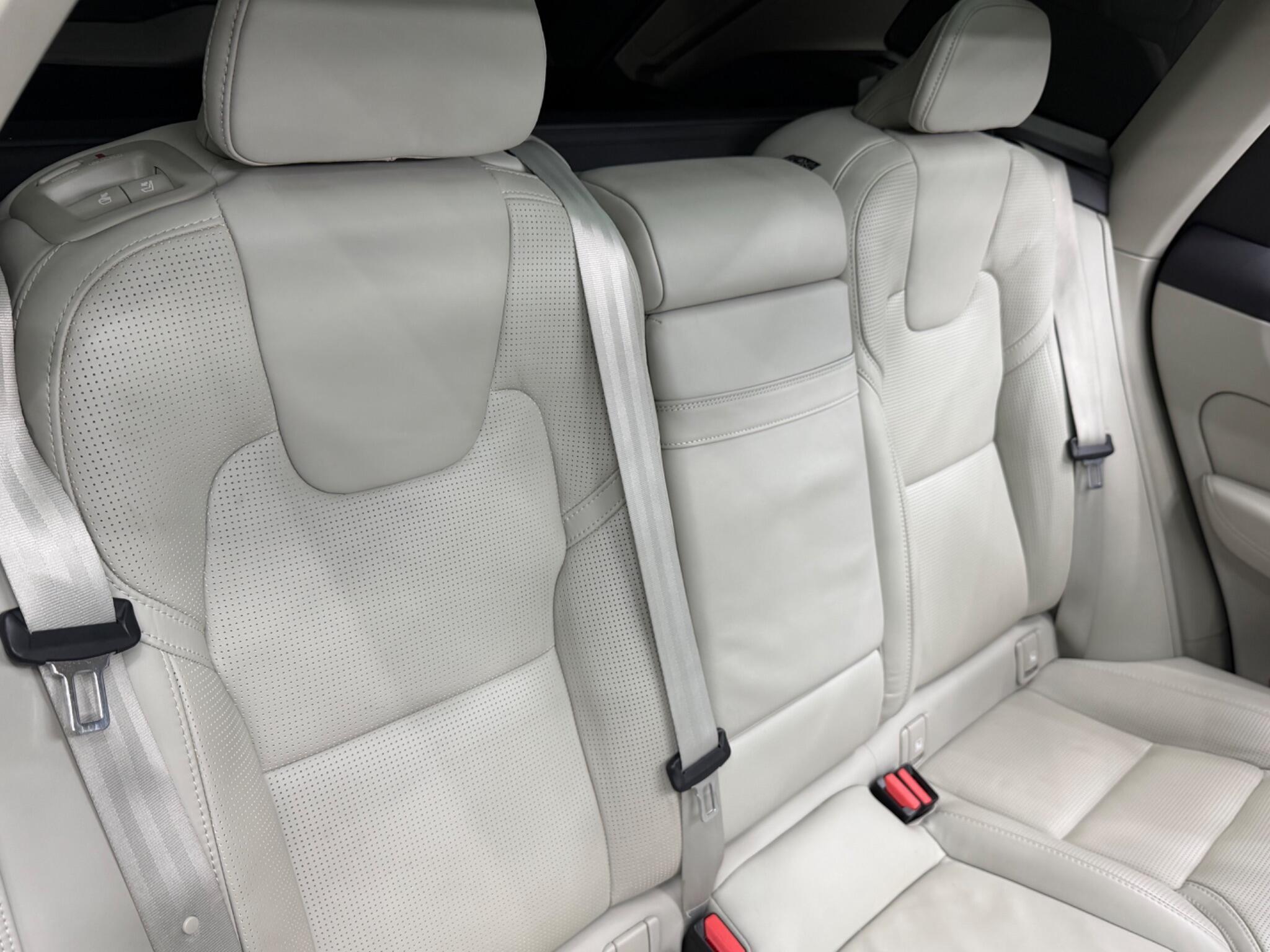 Volvo XC60 - Image 15