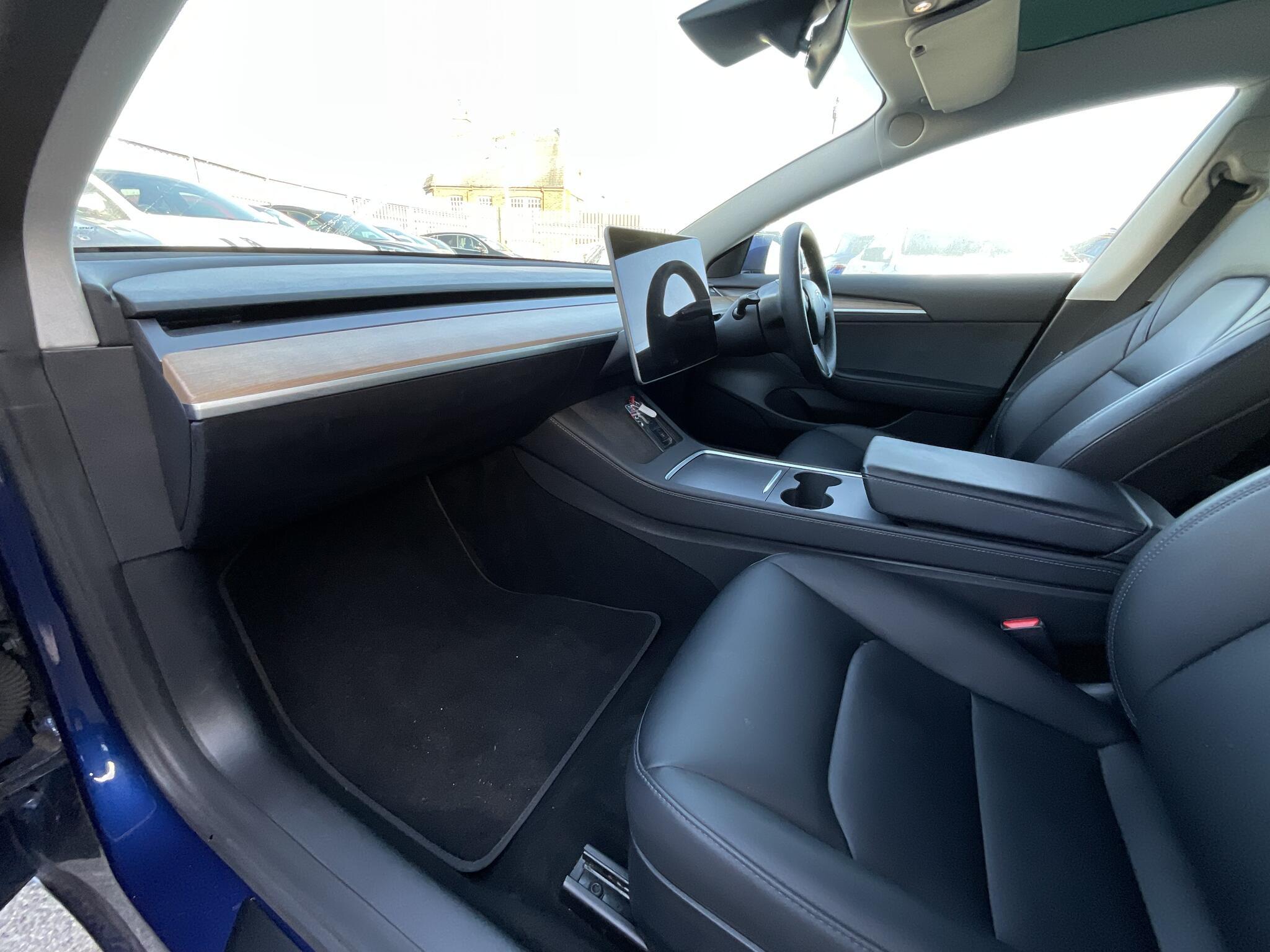 Tesla Model 3 - Image 16