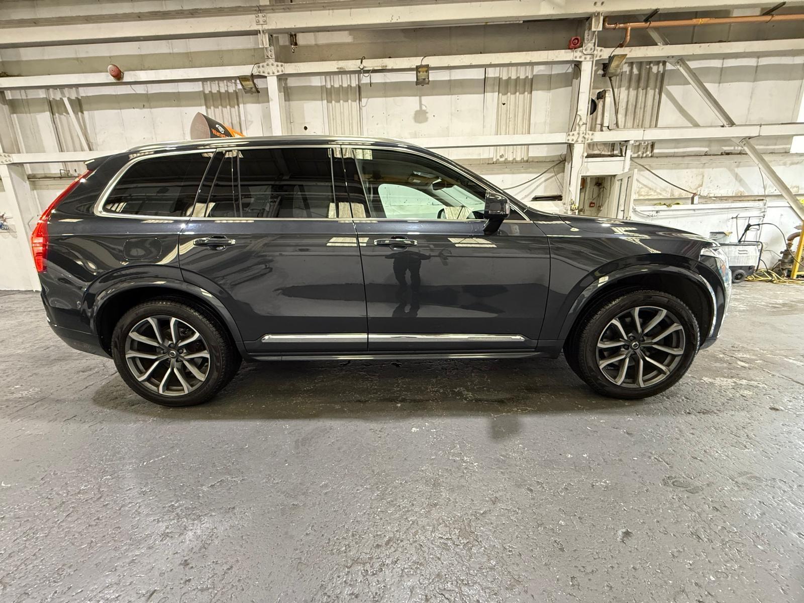 Volvo XC90 - Image 16
