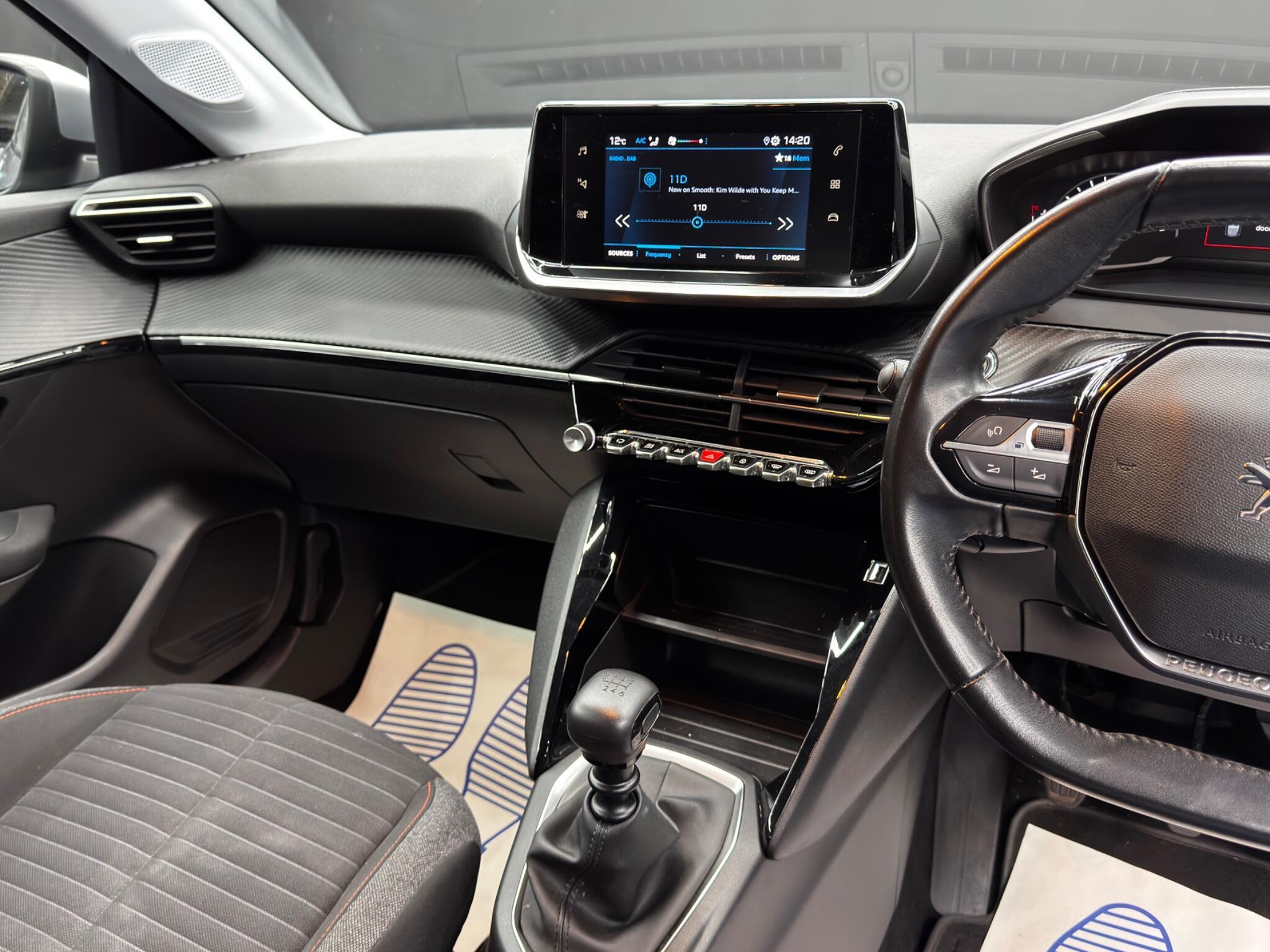 Peugeot 208 - Image 24