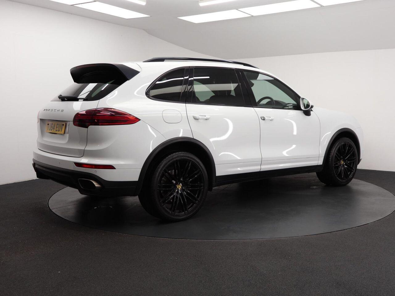Porsche Cayenne - Image 14