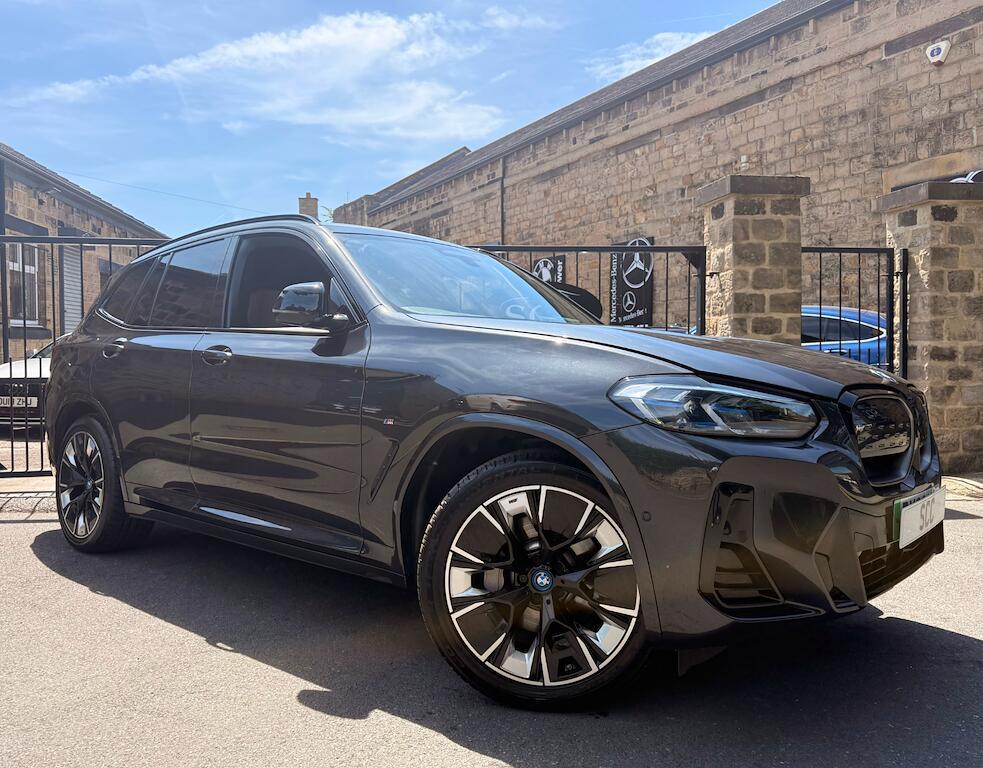 BMW iX3 - Image 11