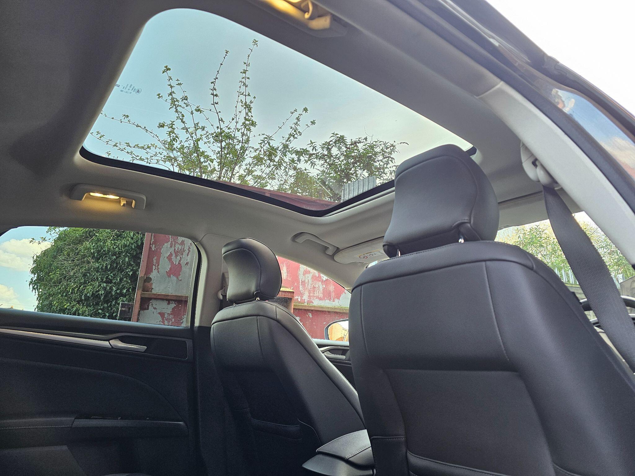 Ford Mondeo - Image 24