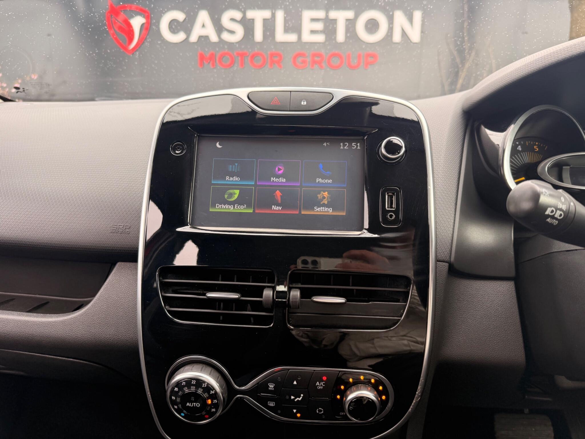 Renault Clio - Image 45