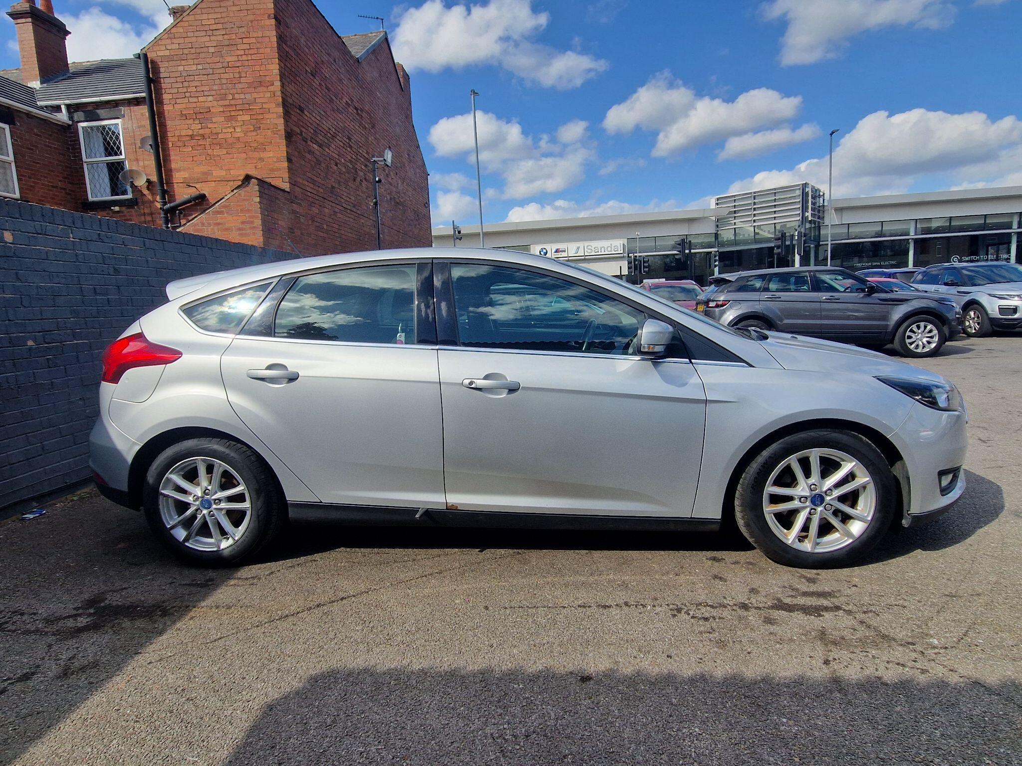 Ford Focus - Image 7
