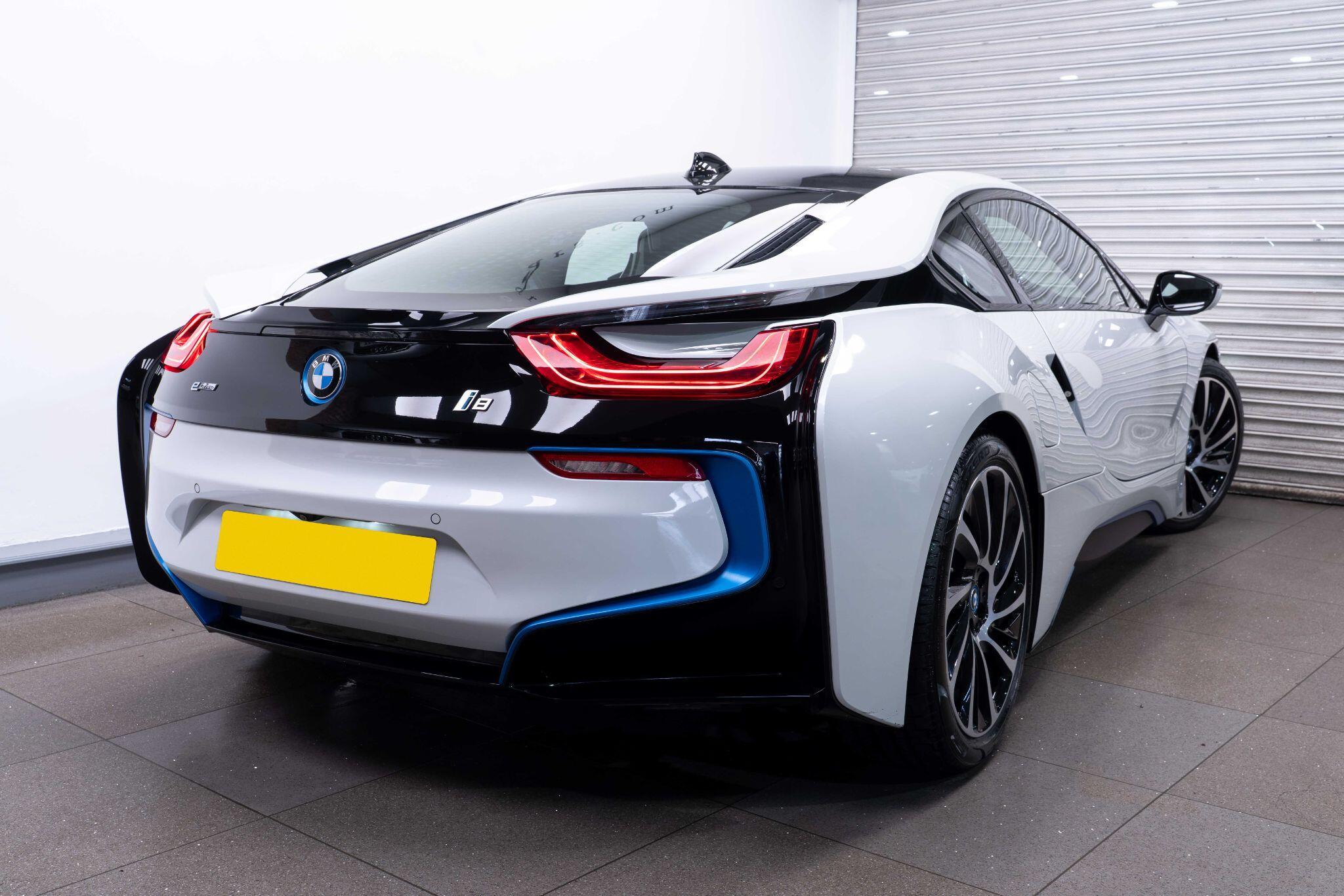 BMW i8 - Image 7