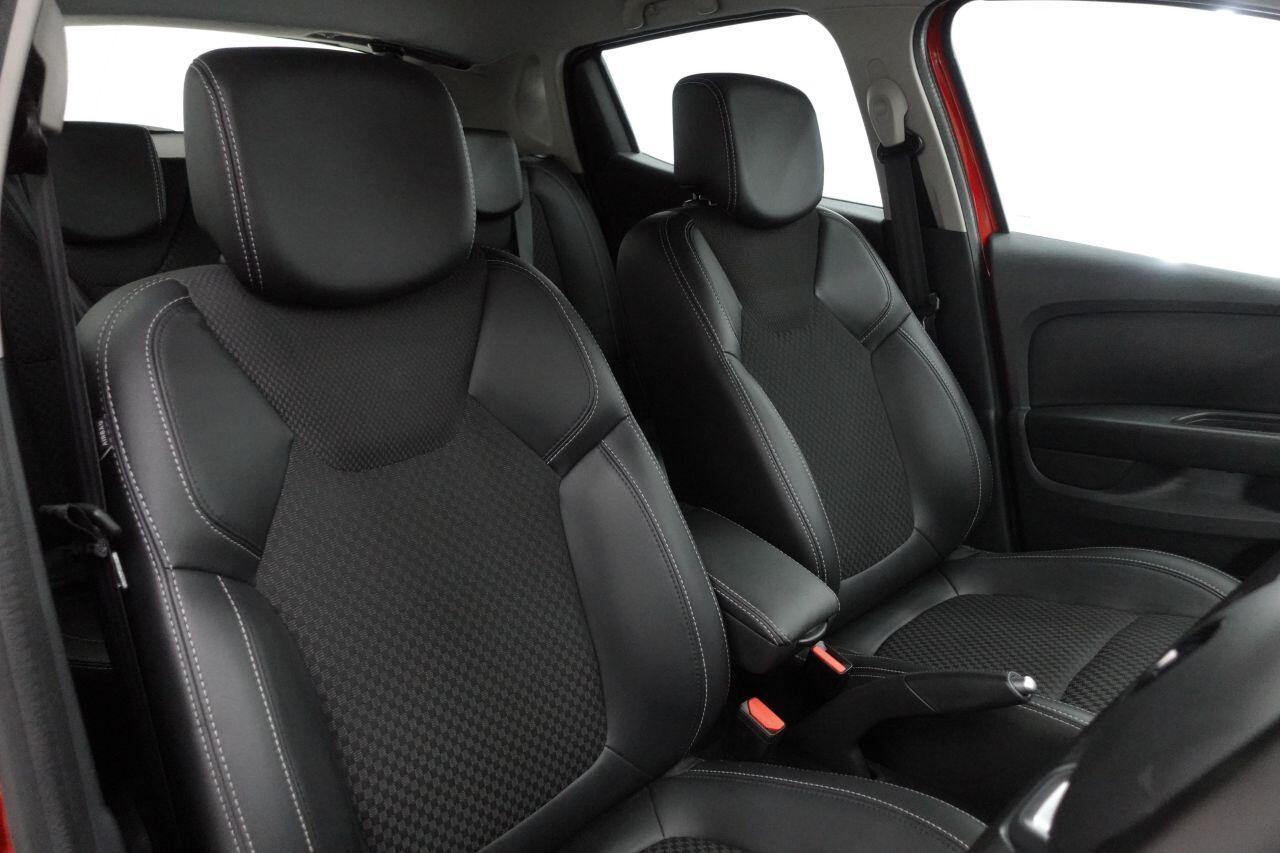 Renault Clio - Image 9