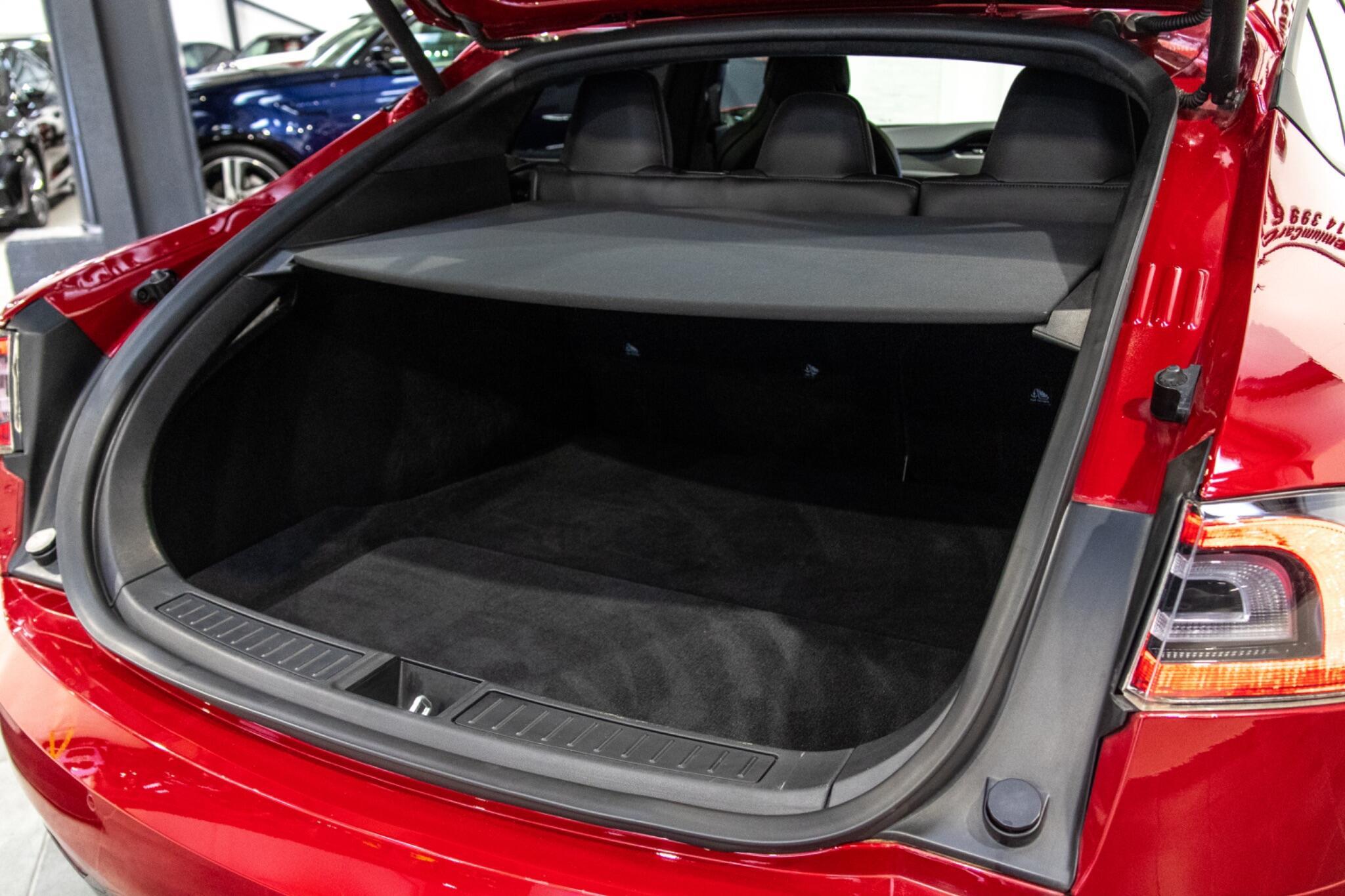 Tesla Model S - Image 10
