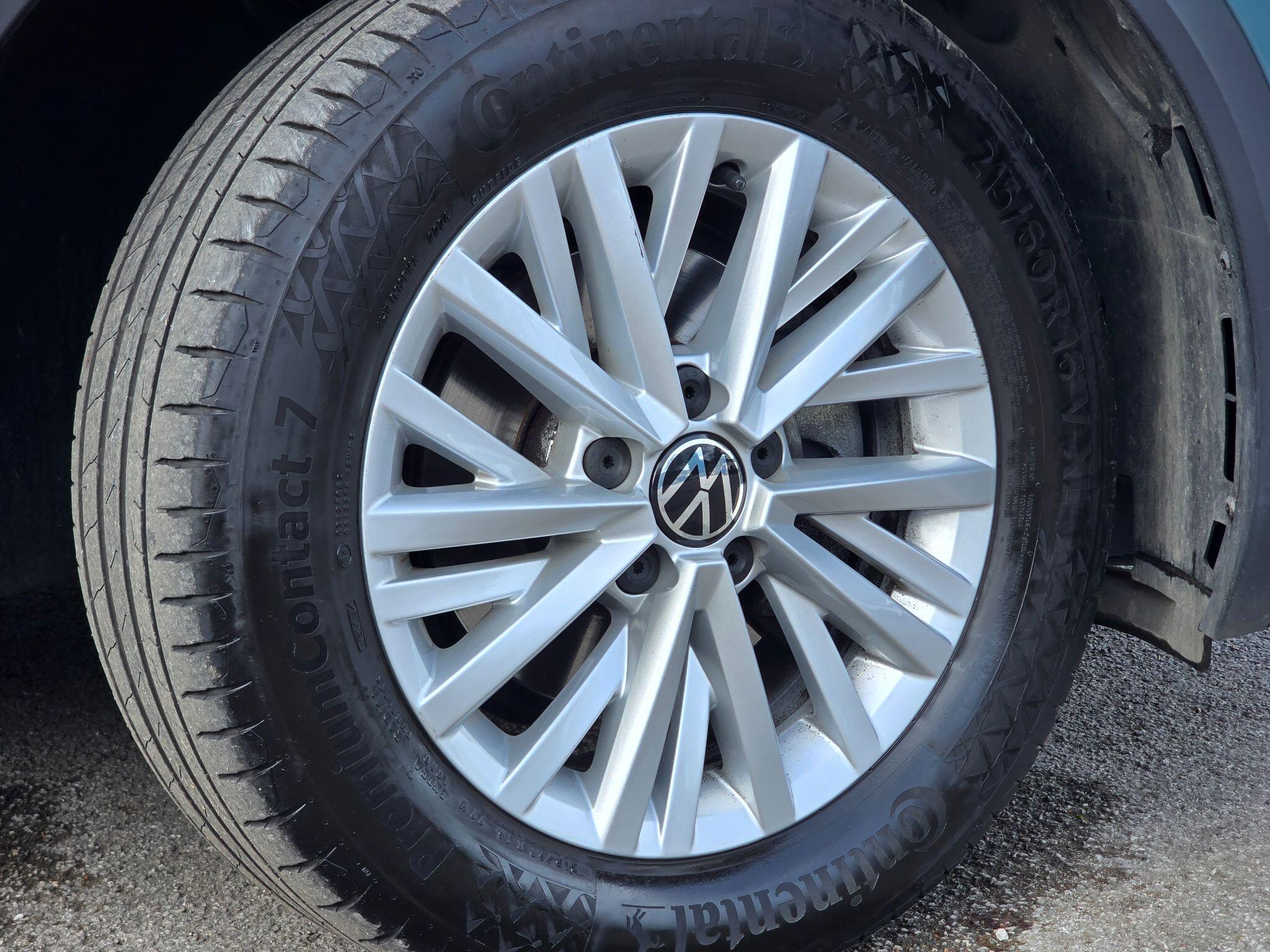 Volkswagen T-Roc - Image 36