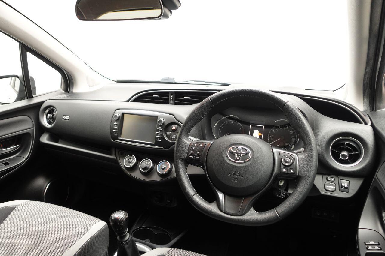 Toyota Yaris - Image 15