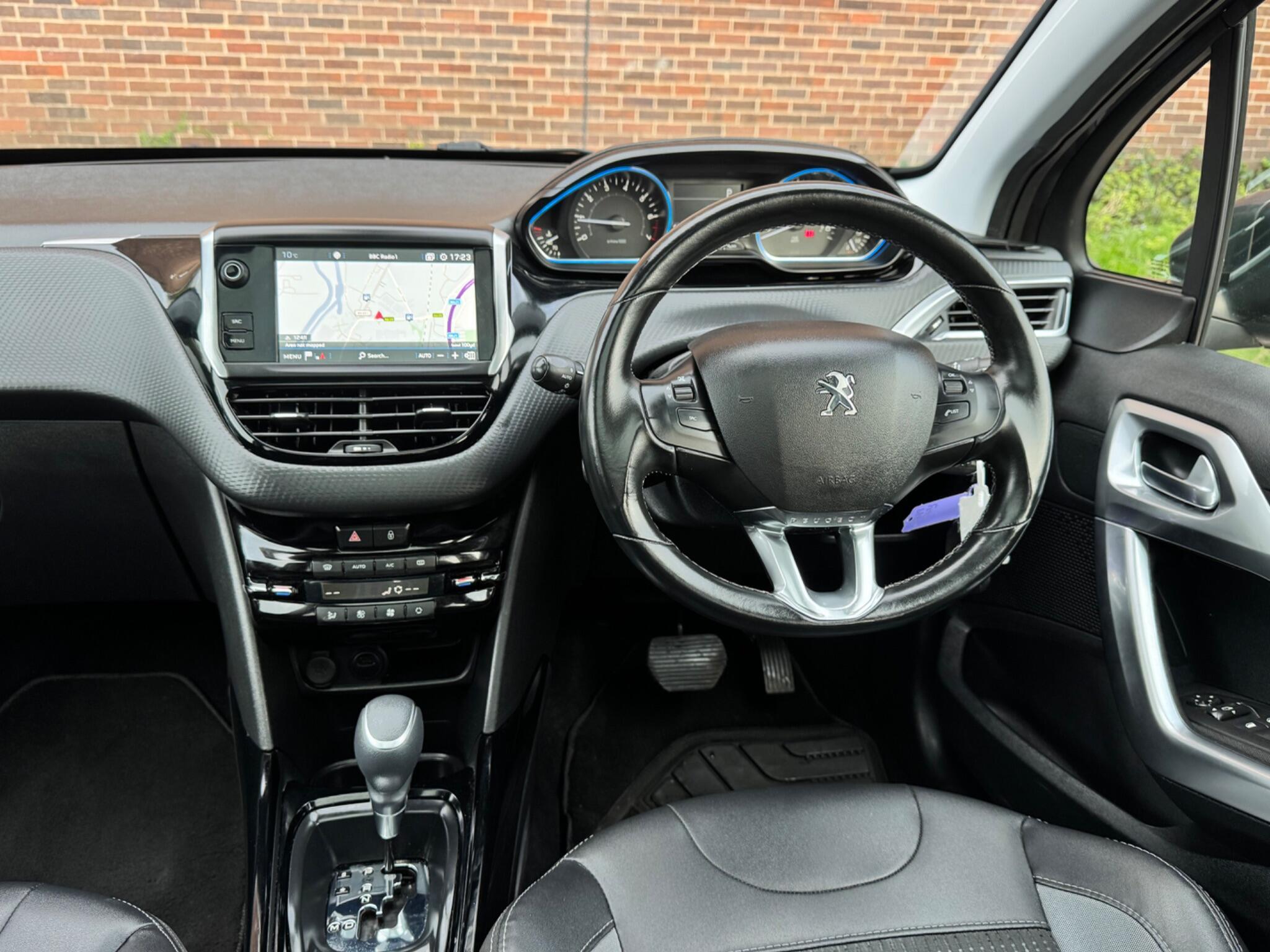 Peugeot 2008 - Image 25