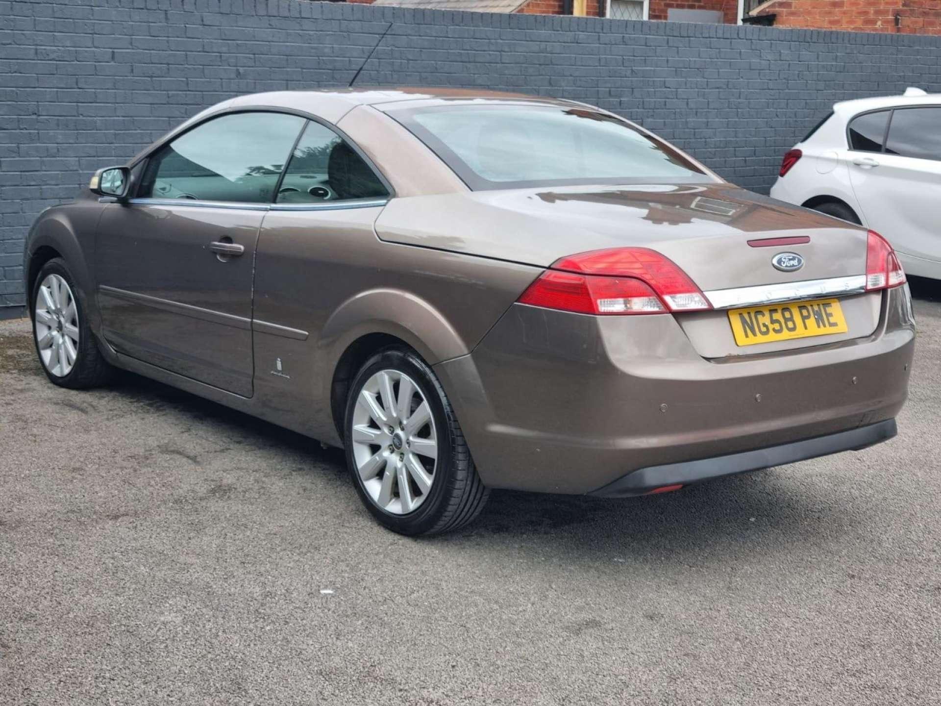 Ford Focus - Image 6