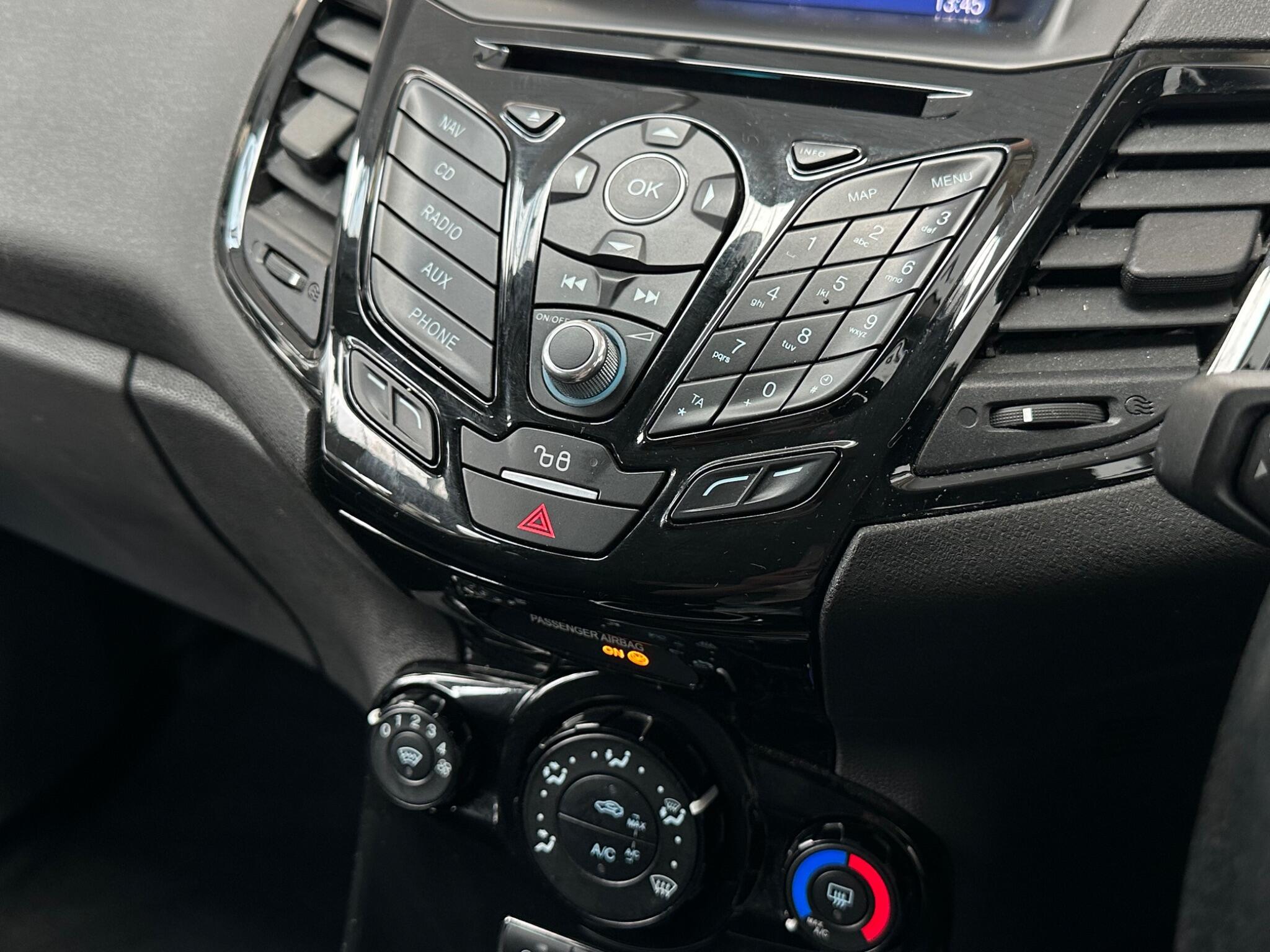 Ford Fiesta - Image 11