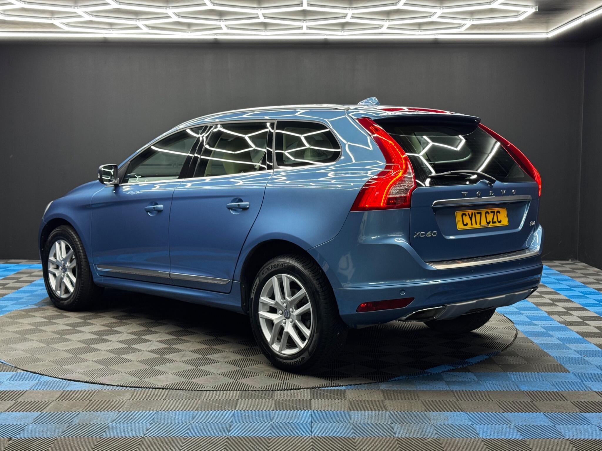 Volvo XC60 - Image 7