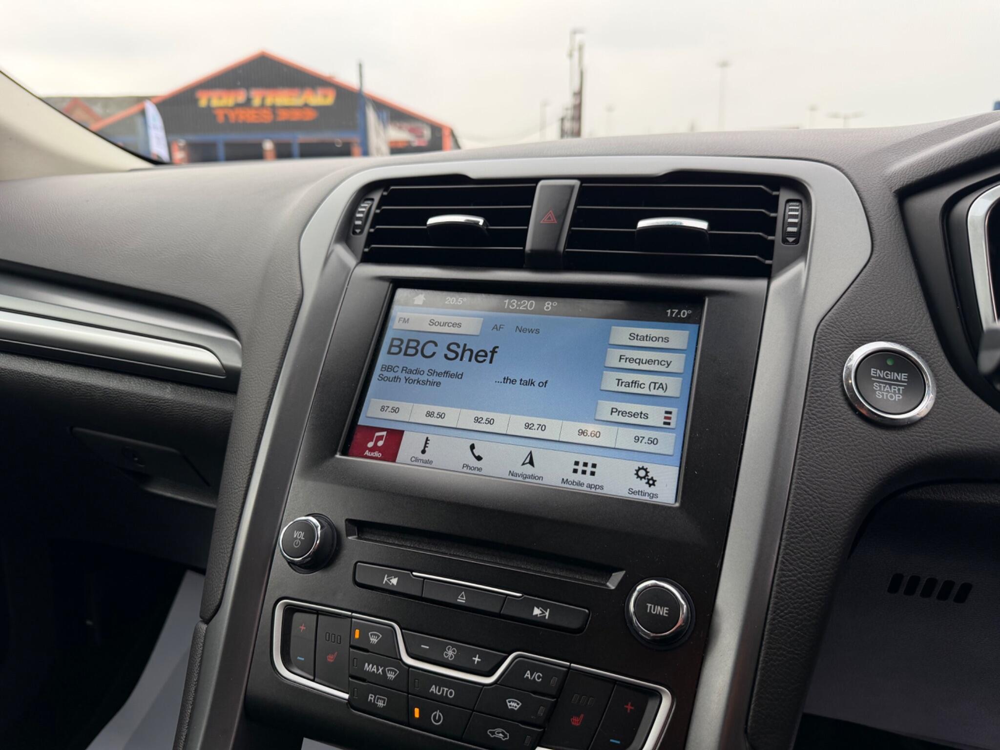 Ford Mondeo - Image 26