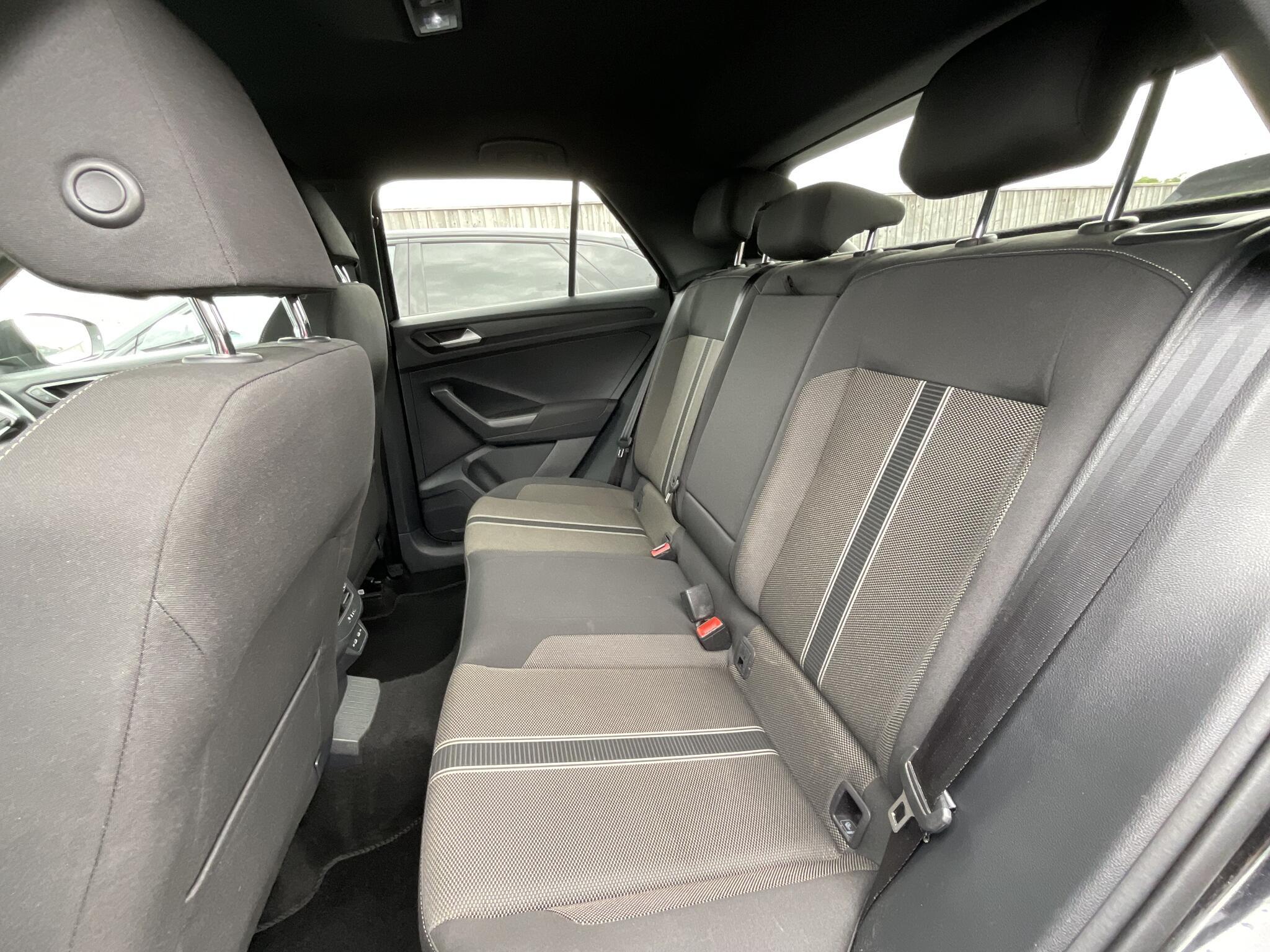 Volkswagen T-Roc - Image 14