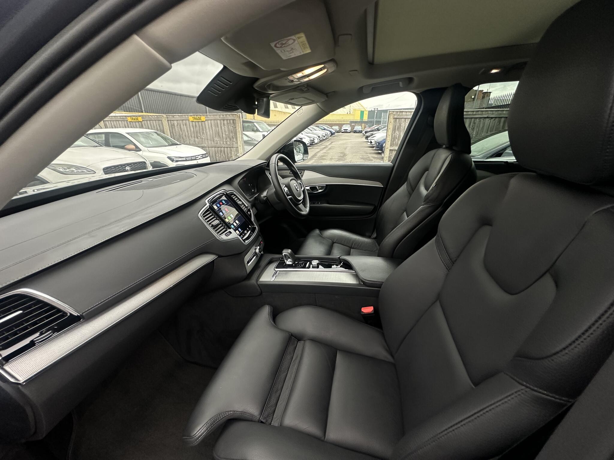 Volvo XC90 - Image 15