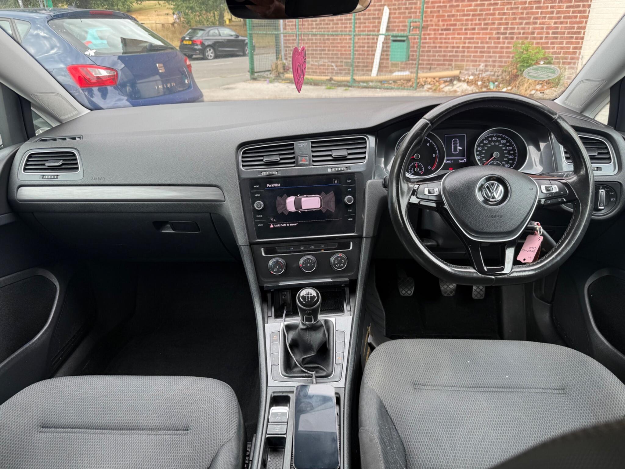 Volkswagen Golf - Image 15