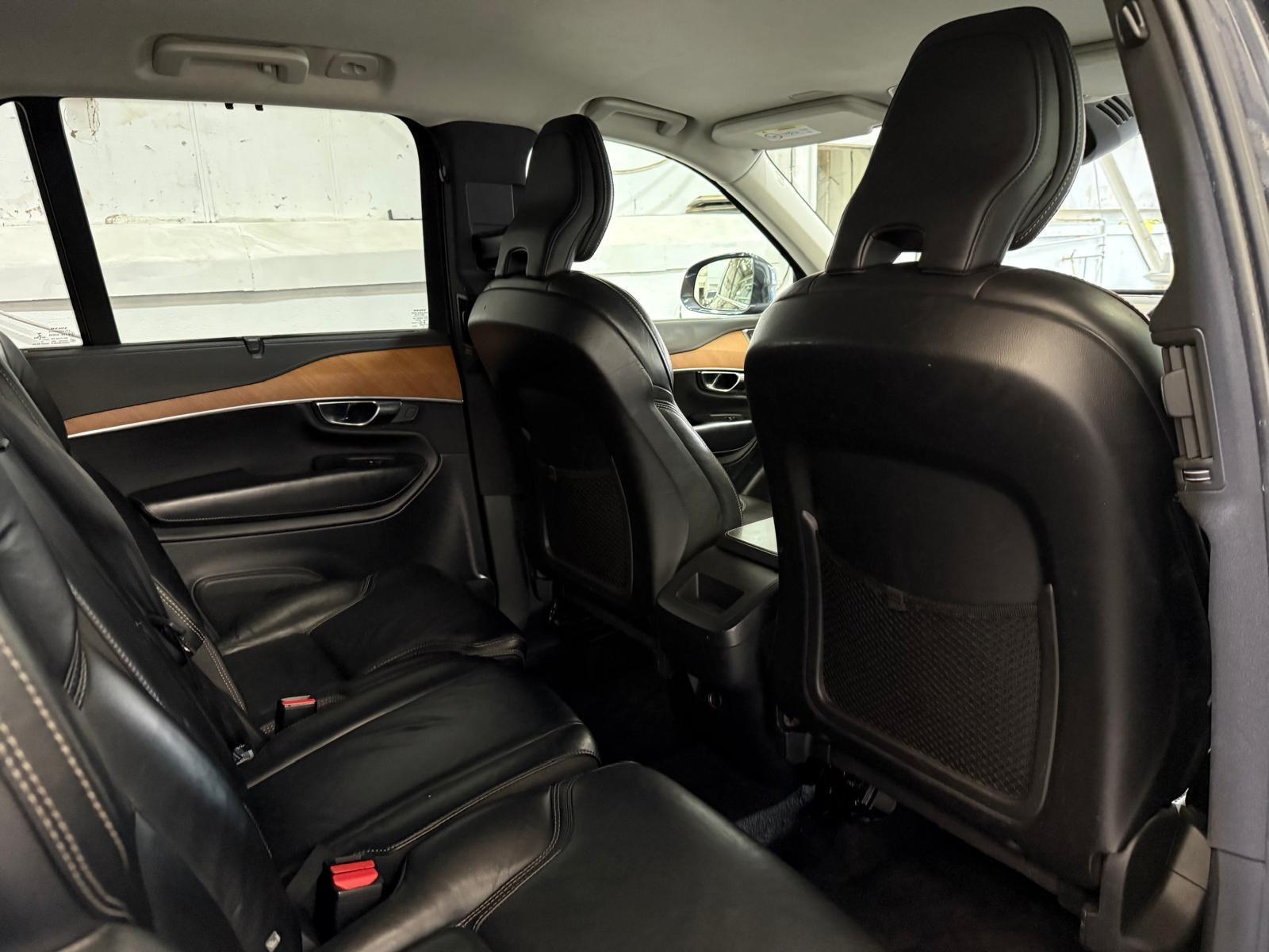 Volvo XC90 - Image 40