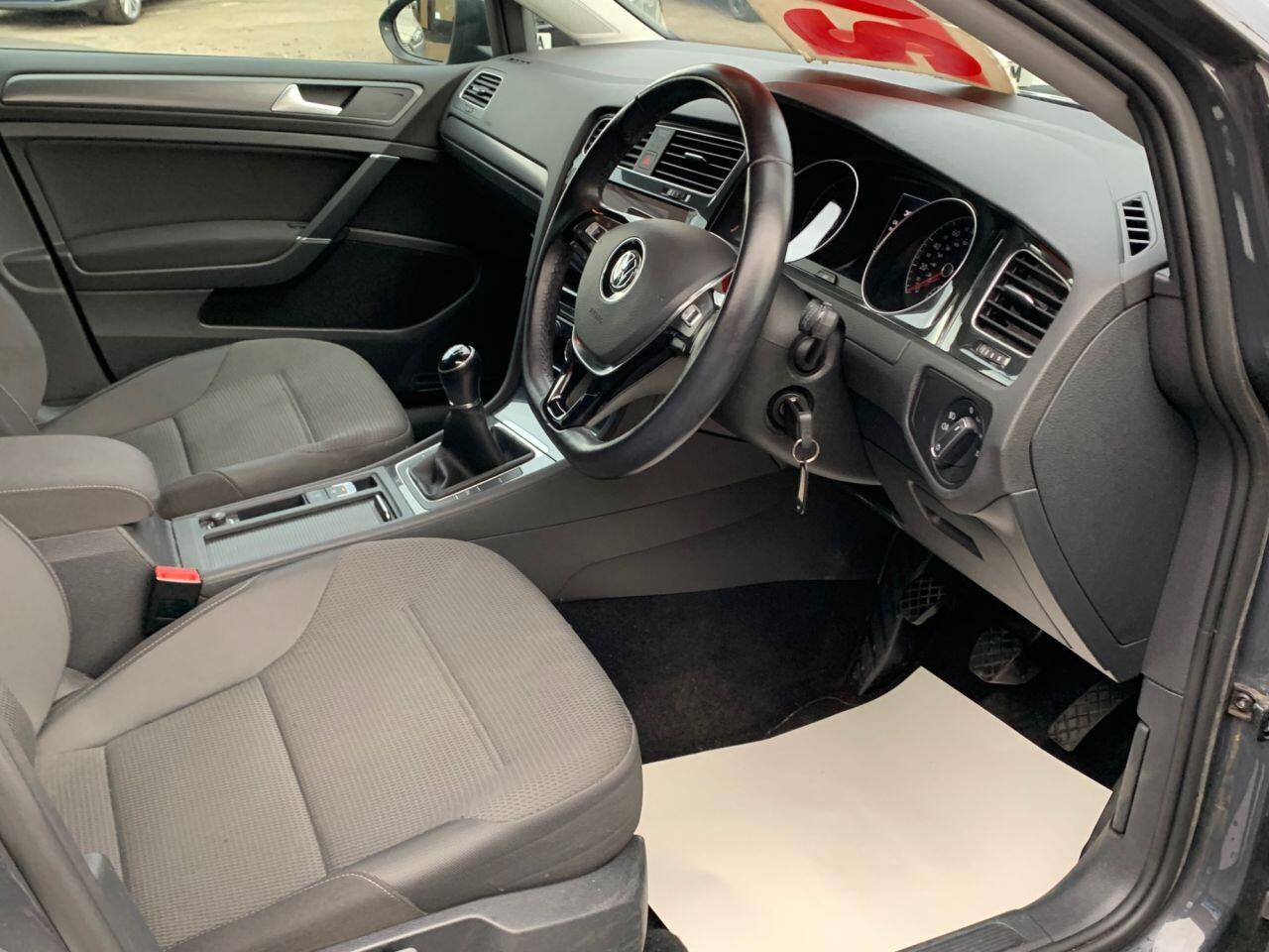 Volkswagen Golf - Image 7