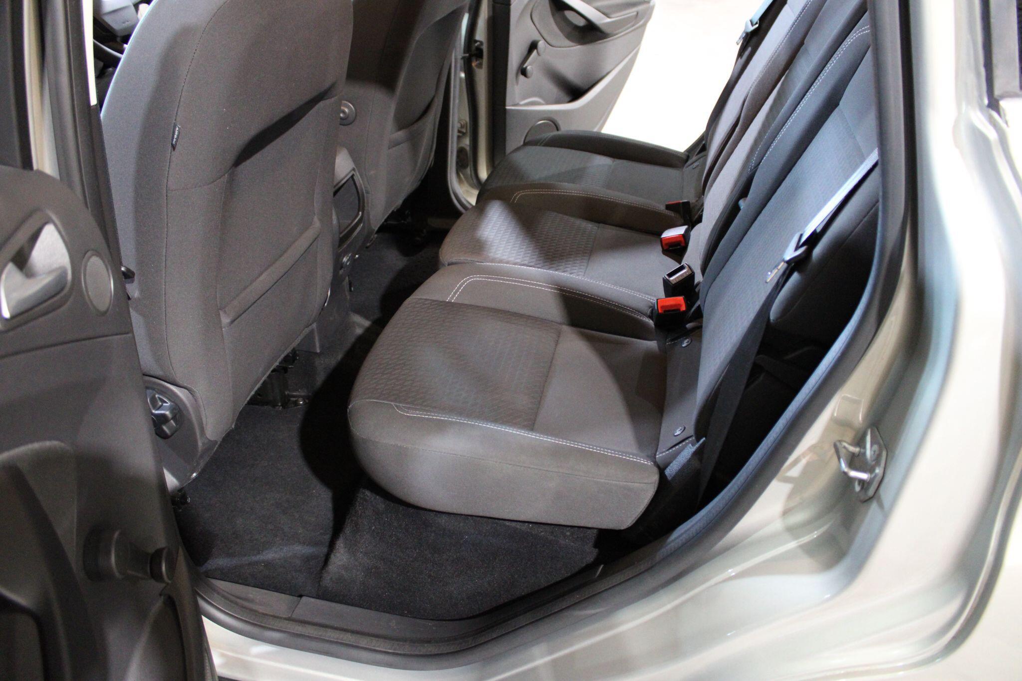 Ford C-MAX - Image 14
