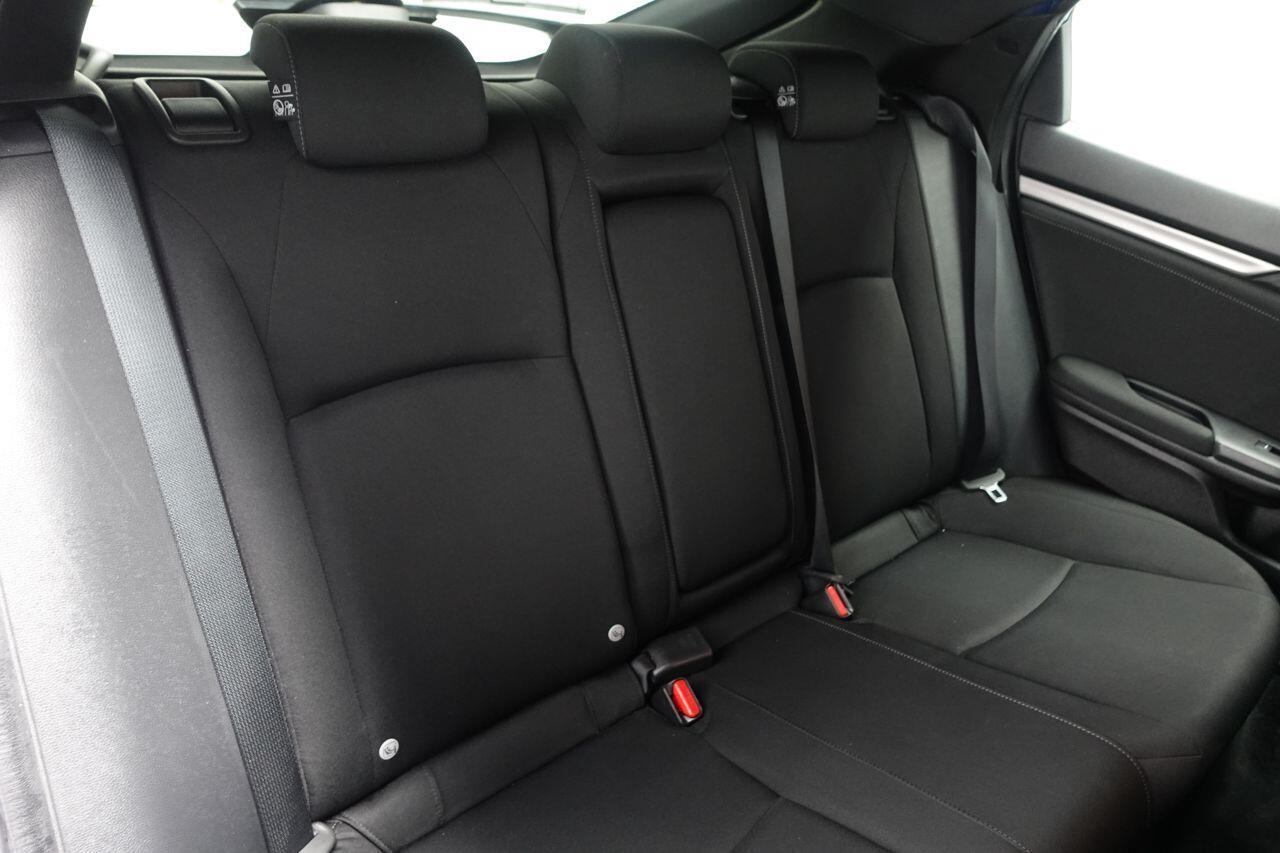 Honda Civic - Image 17