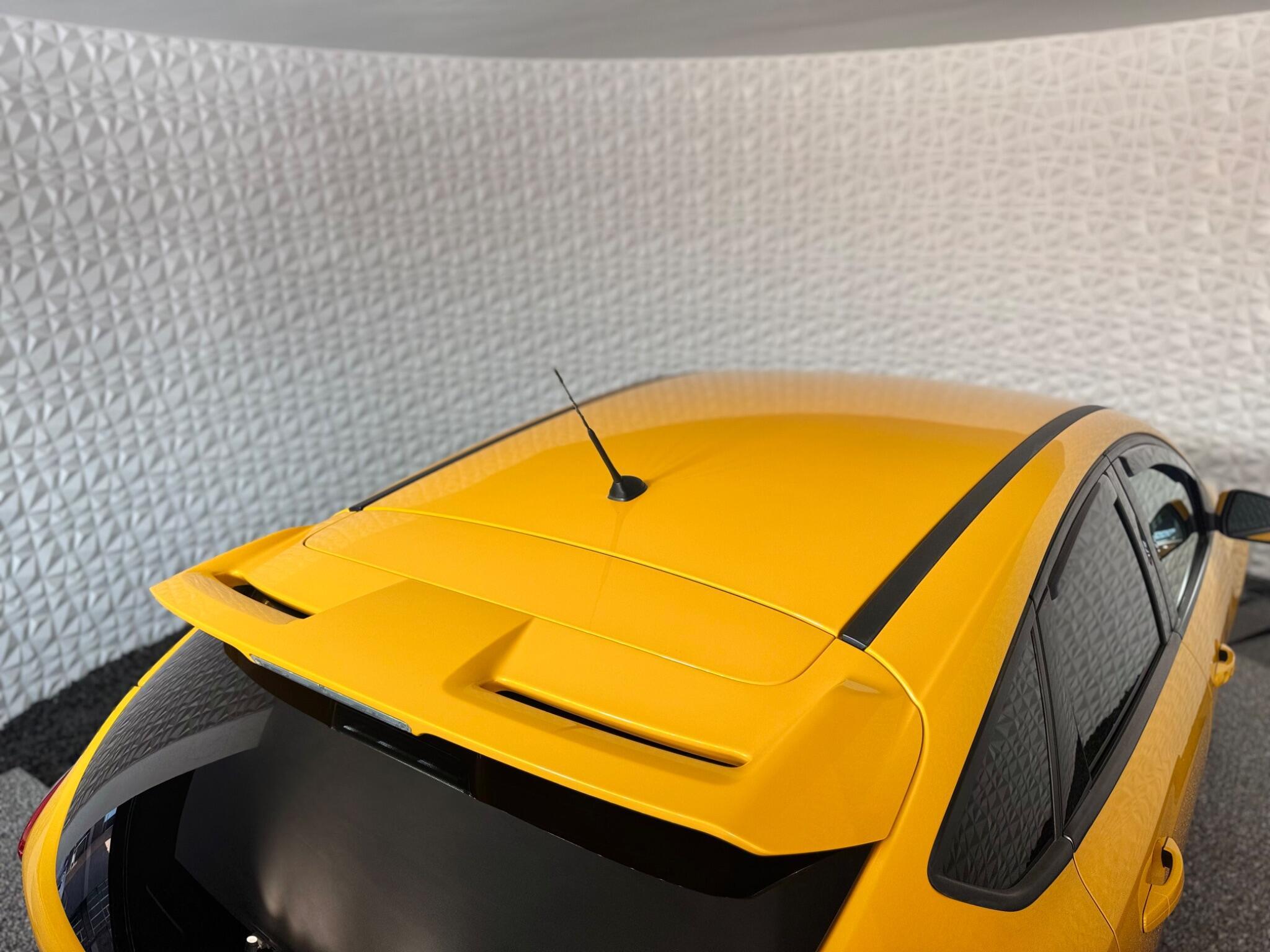 Ford Focus - Image 22