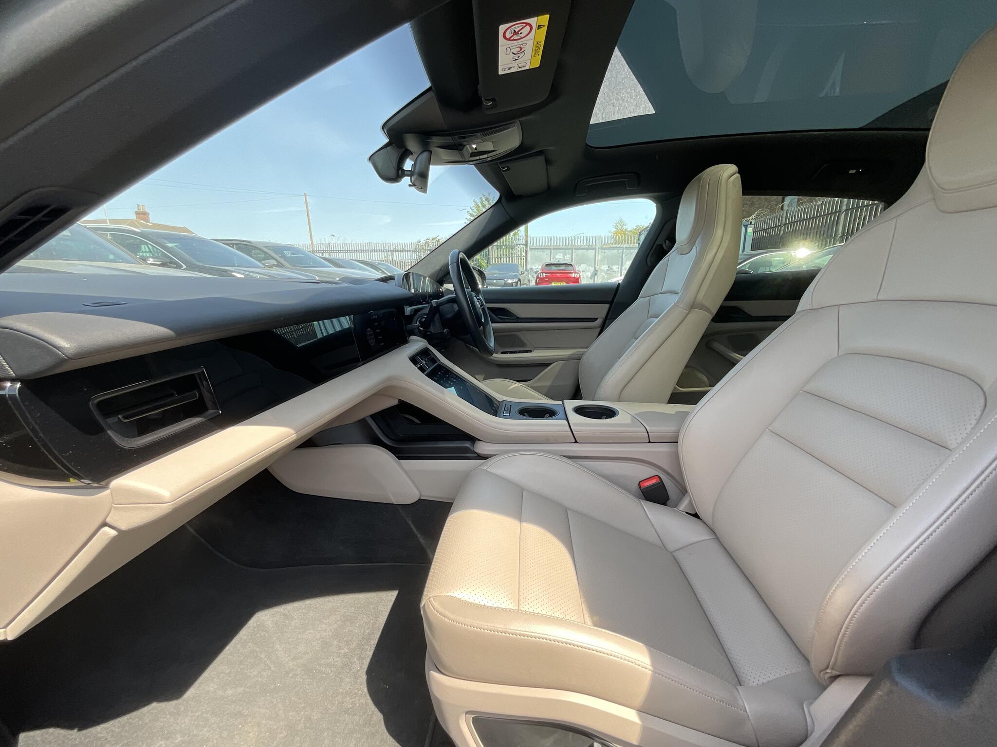 Porsche Taycan - Image 18