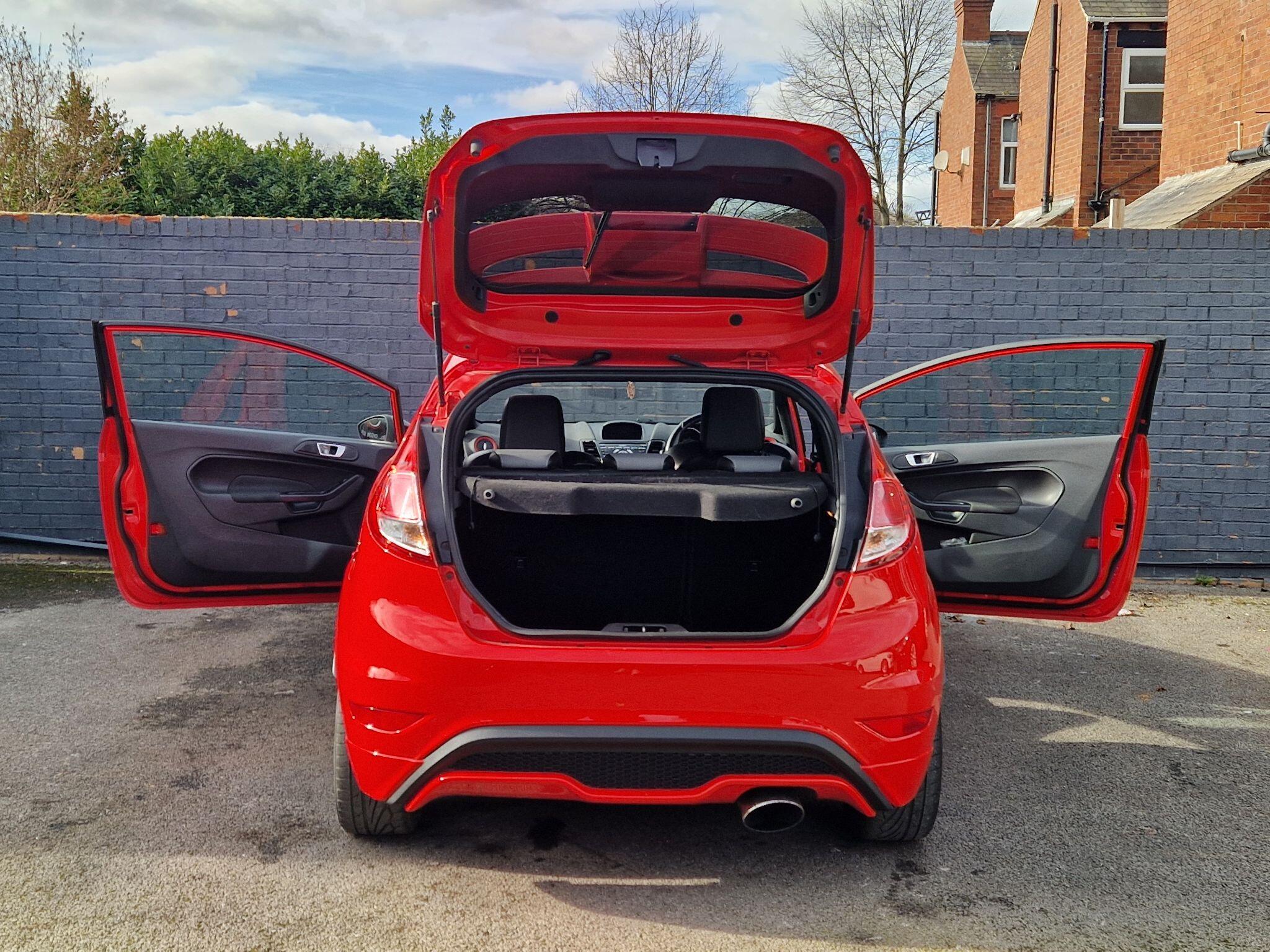 Ford Fiesta - Image 21