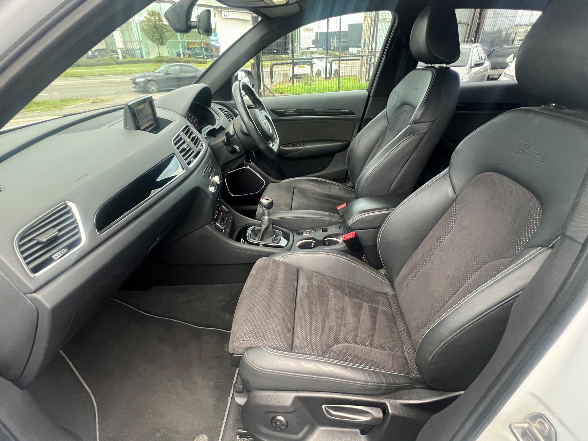 Audi Q3 - Image 12
