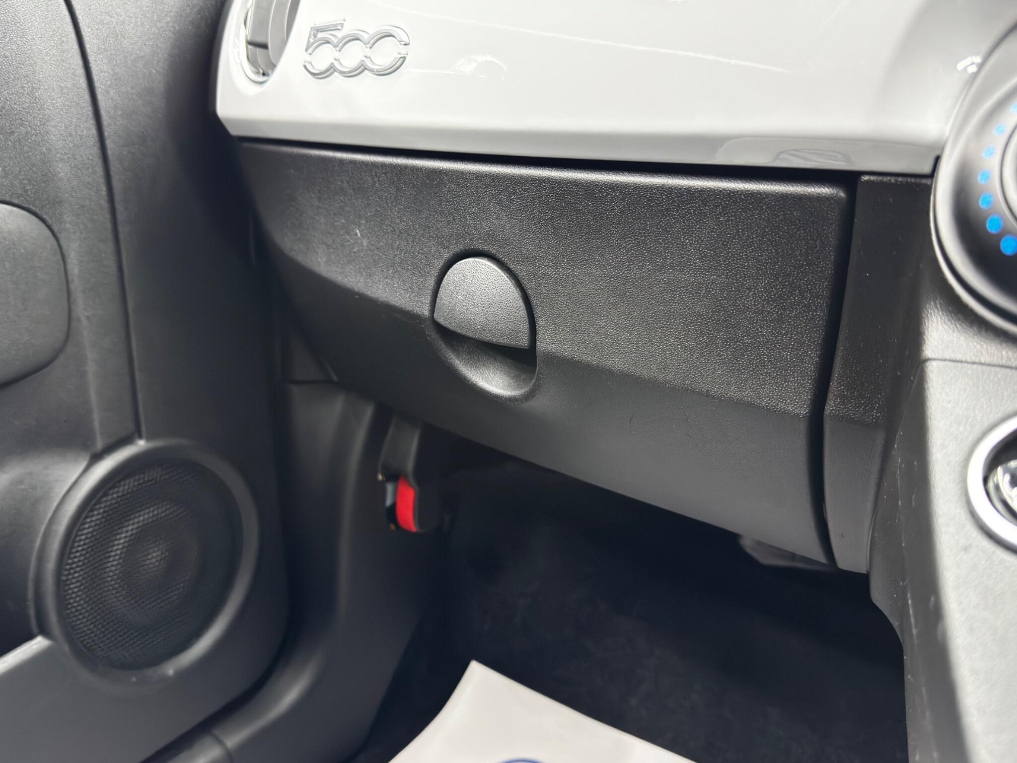 Abarth 595 - Image 32