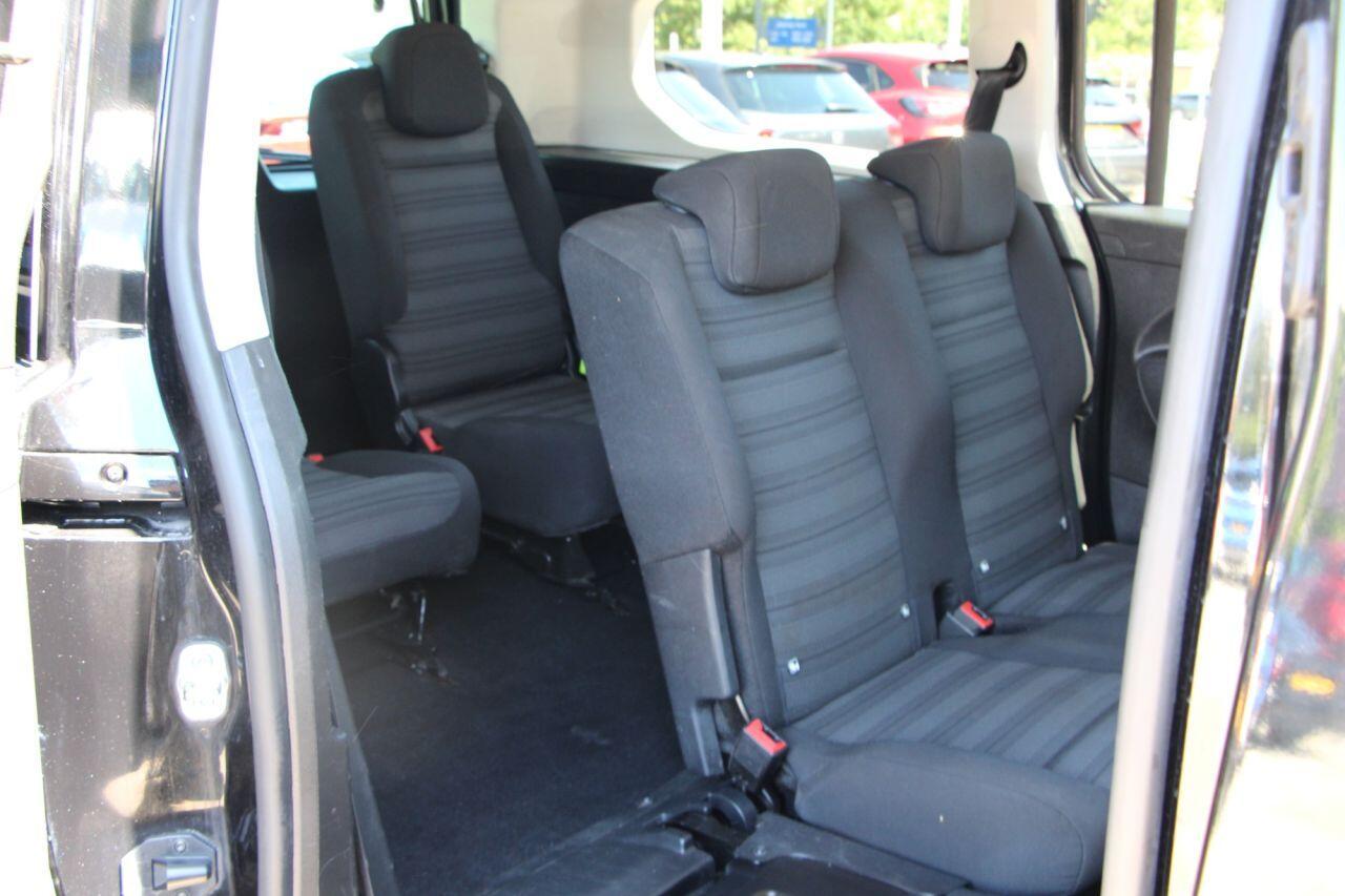 Vauxhall Combo Life - Image 13
