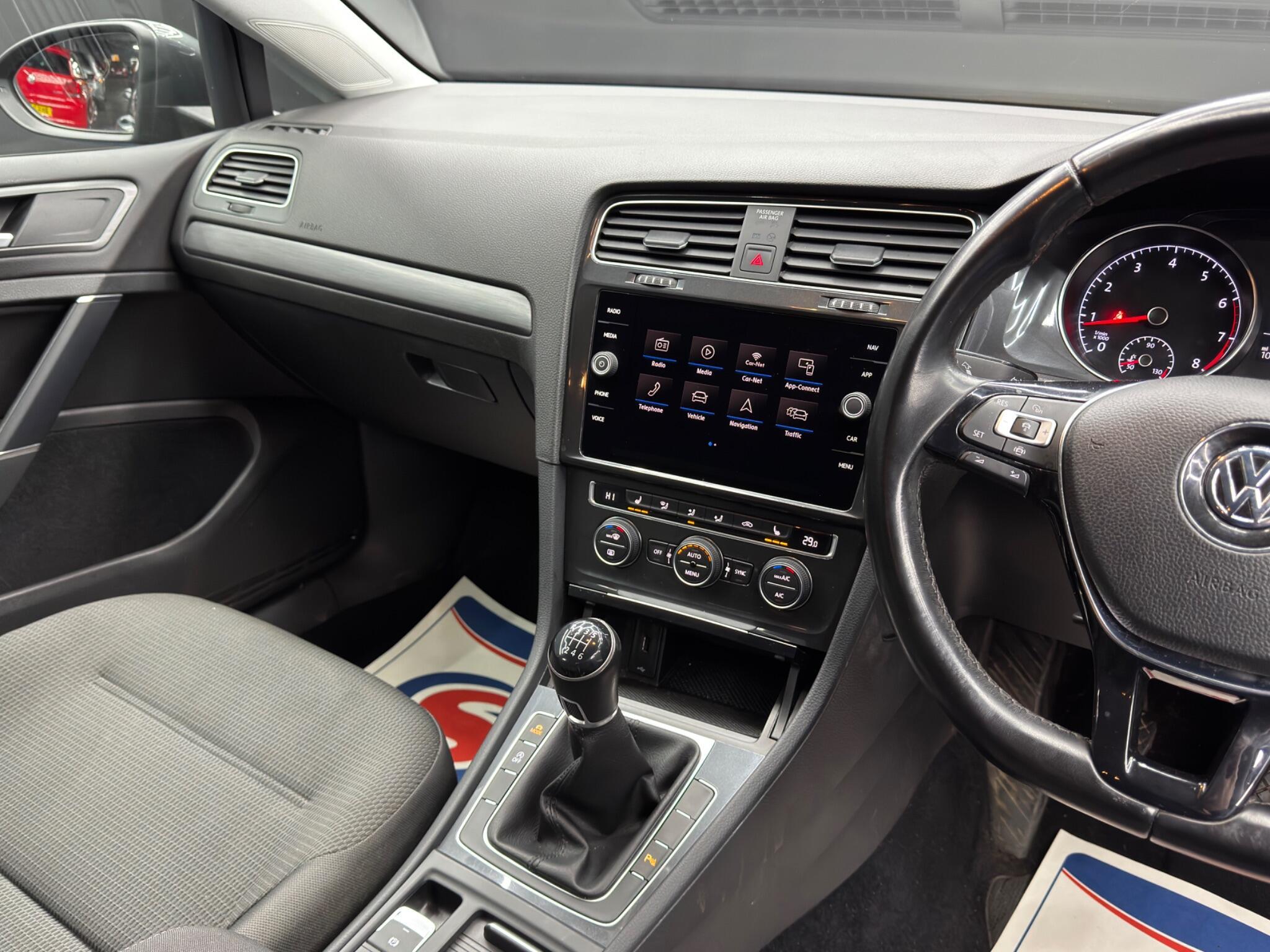 Volkswagen Golf - Image 23